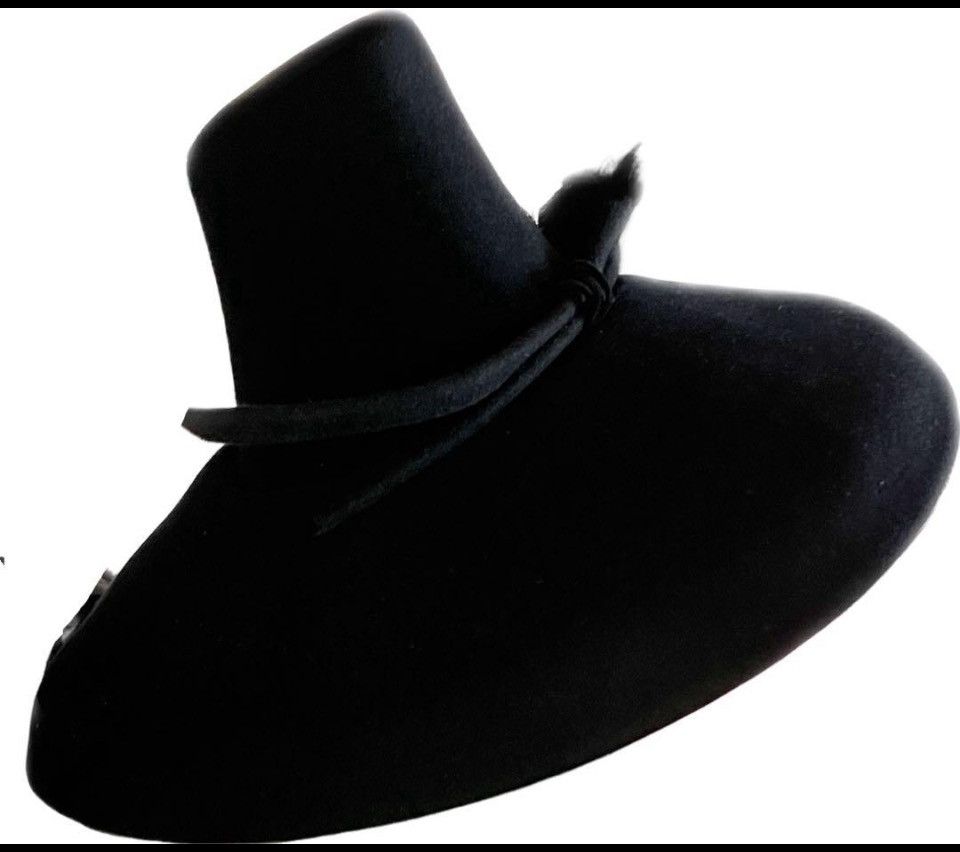Other Sculpted Elegance: Yumiko Iroyama Black Felt” Size ONE SIZE - 1 Thumbnail