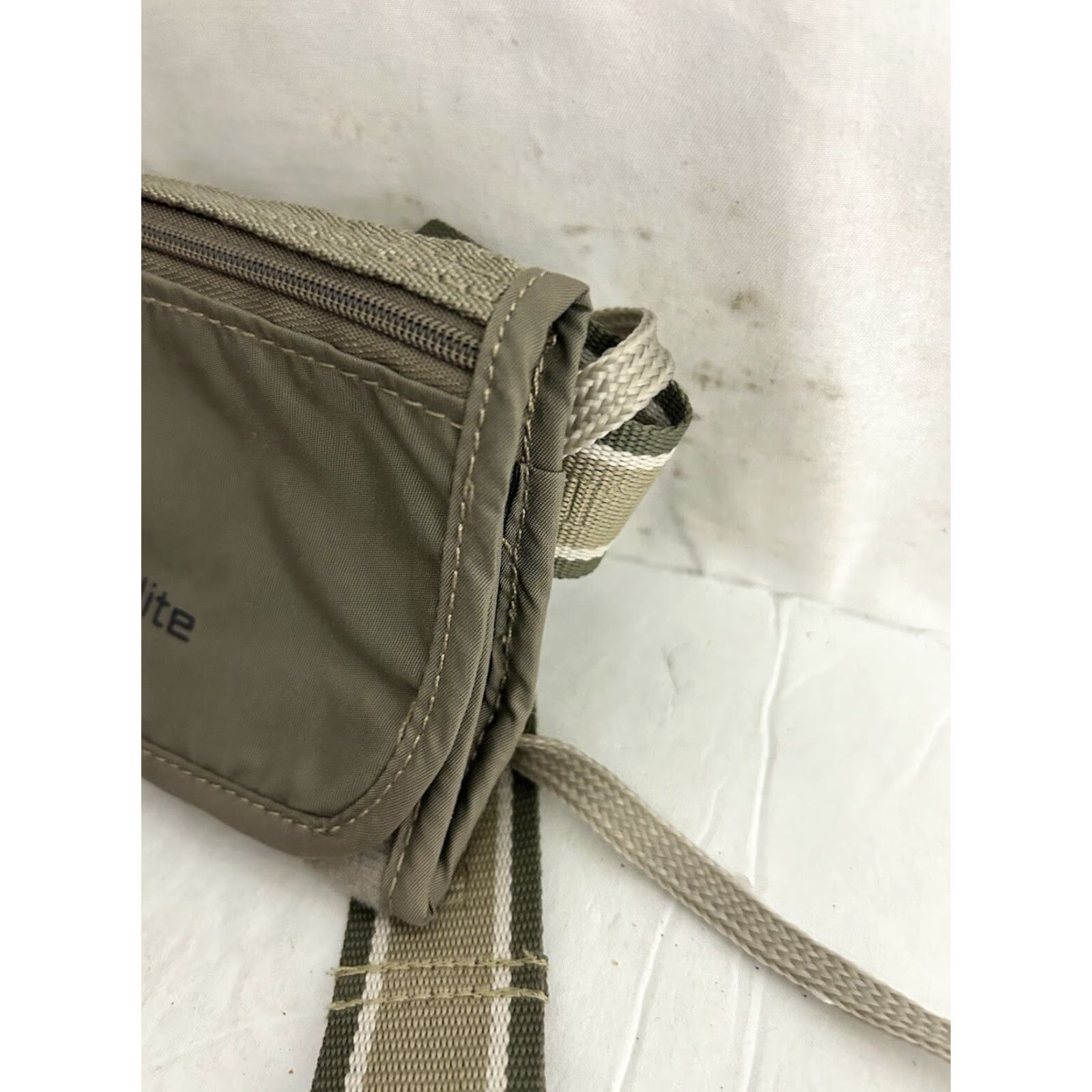Vintage VINTAGE Travelite Small Crossbody Travel Wallet/purse Gray 5x3.5 Size ONE SIZE - 6 Thumbnail