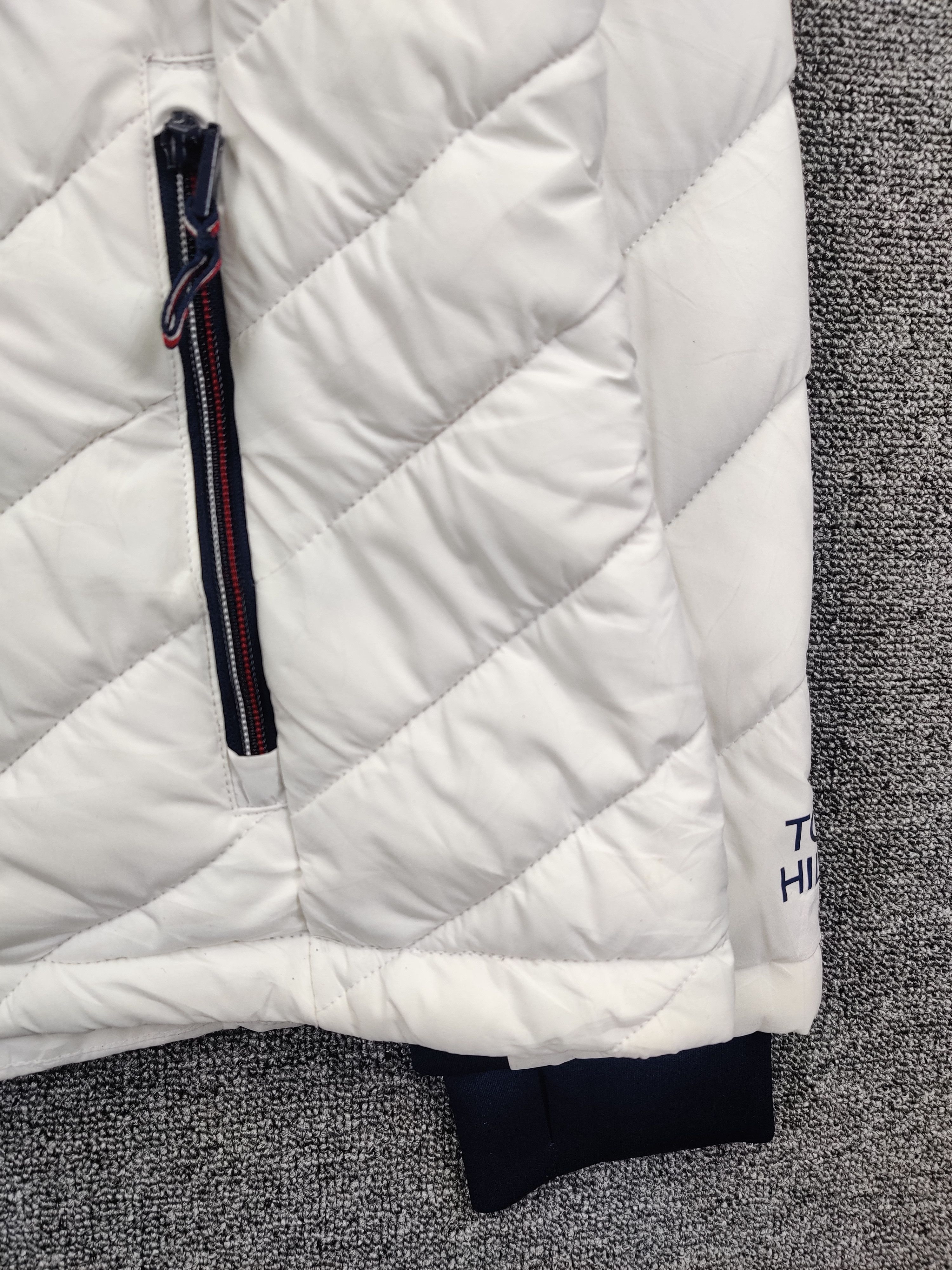 Tommy Hilfiger Tommy Hilfiger Down Puffer Jacket Size US L / EU 52-54 / 3 - 3 Thumbnail