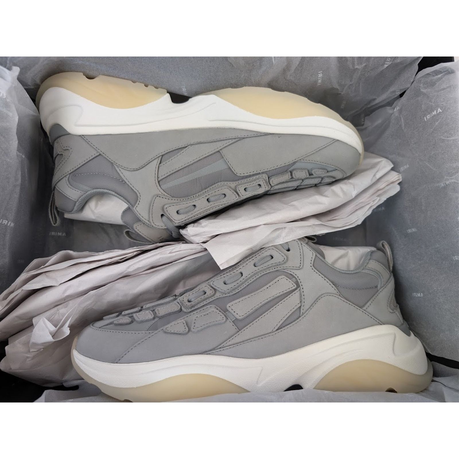 o1rshd1 Q:2 / Bone Runner in Gray