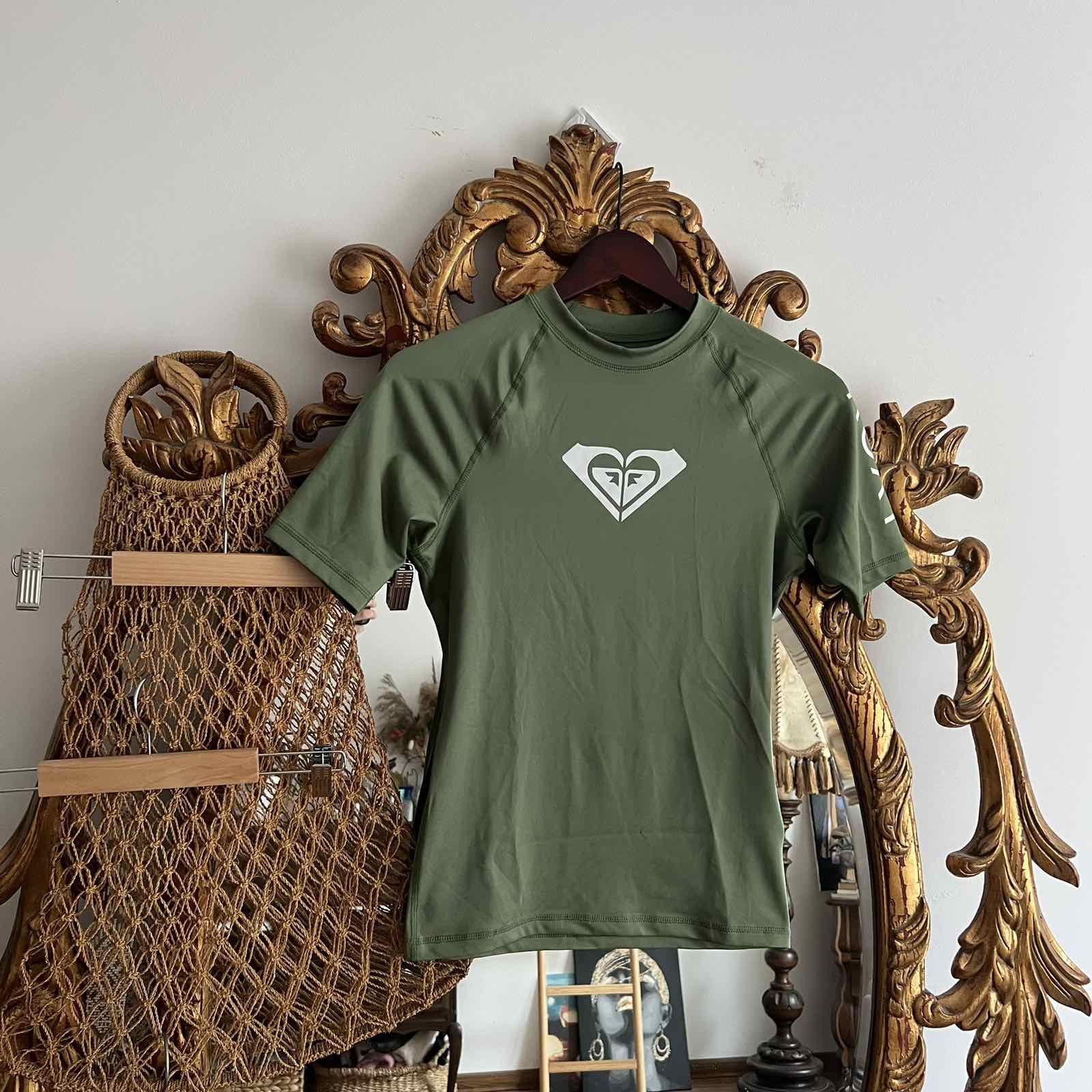 Other Vintage Roxy Spellout Olive Tshirt Sz M Size M / US 6-8 / IT 42-44 - 1 Thumbnail
