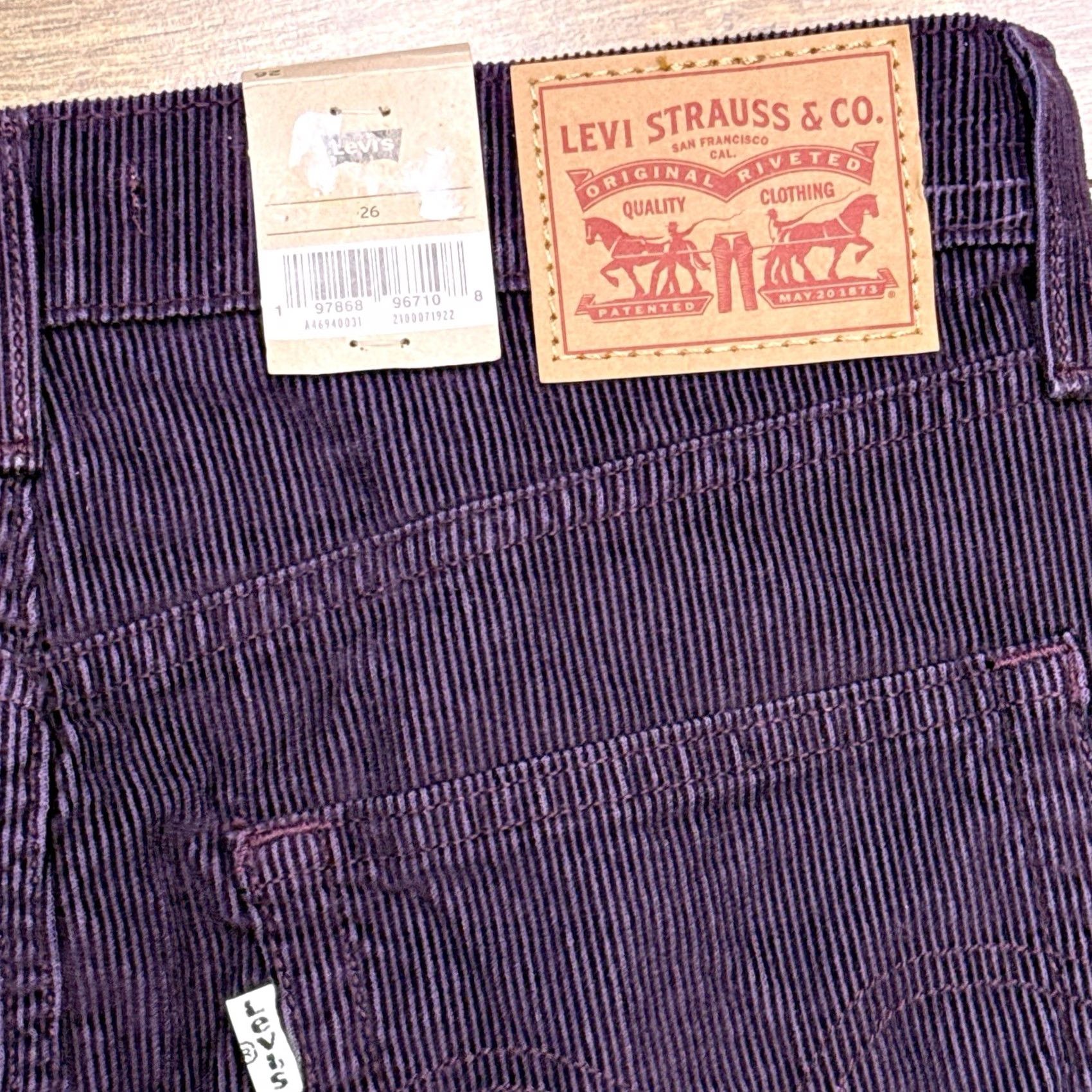 Levi's Levi's Skirt Womens 26 Corduroy Mini Mid Burgundy Button Pockets Logo City Size 26" / US 2 / IT 38 - 6 Thumbnail