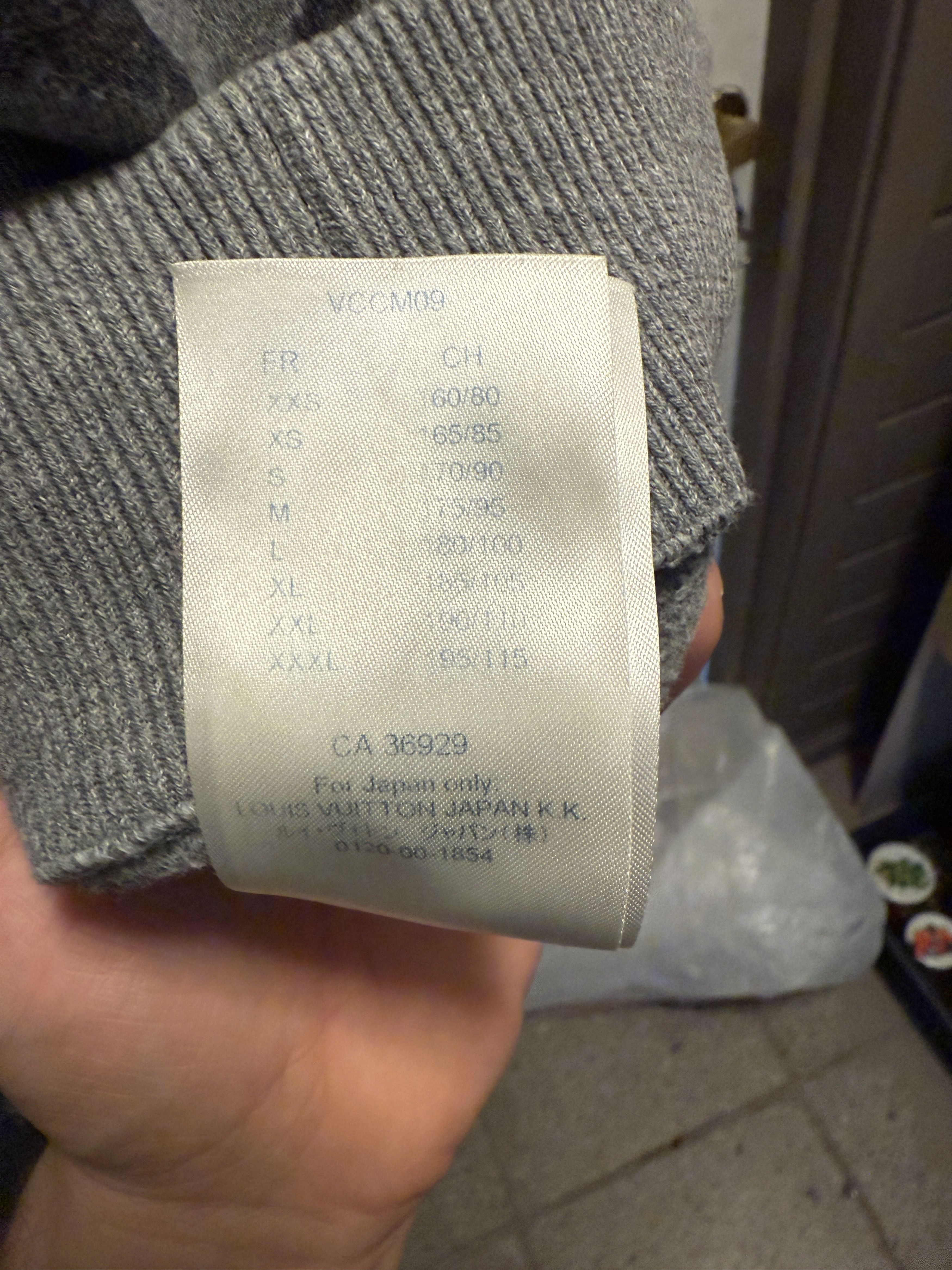 Louis Vuitton Louis Vuitton x NBA Grey Crewneck Sweatshirt (L) Size US L / EU 52-54 / 3 - 6 Thumbnail