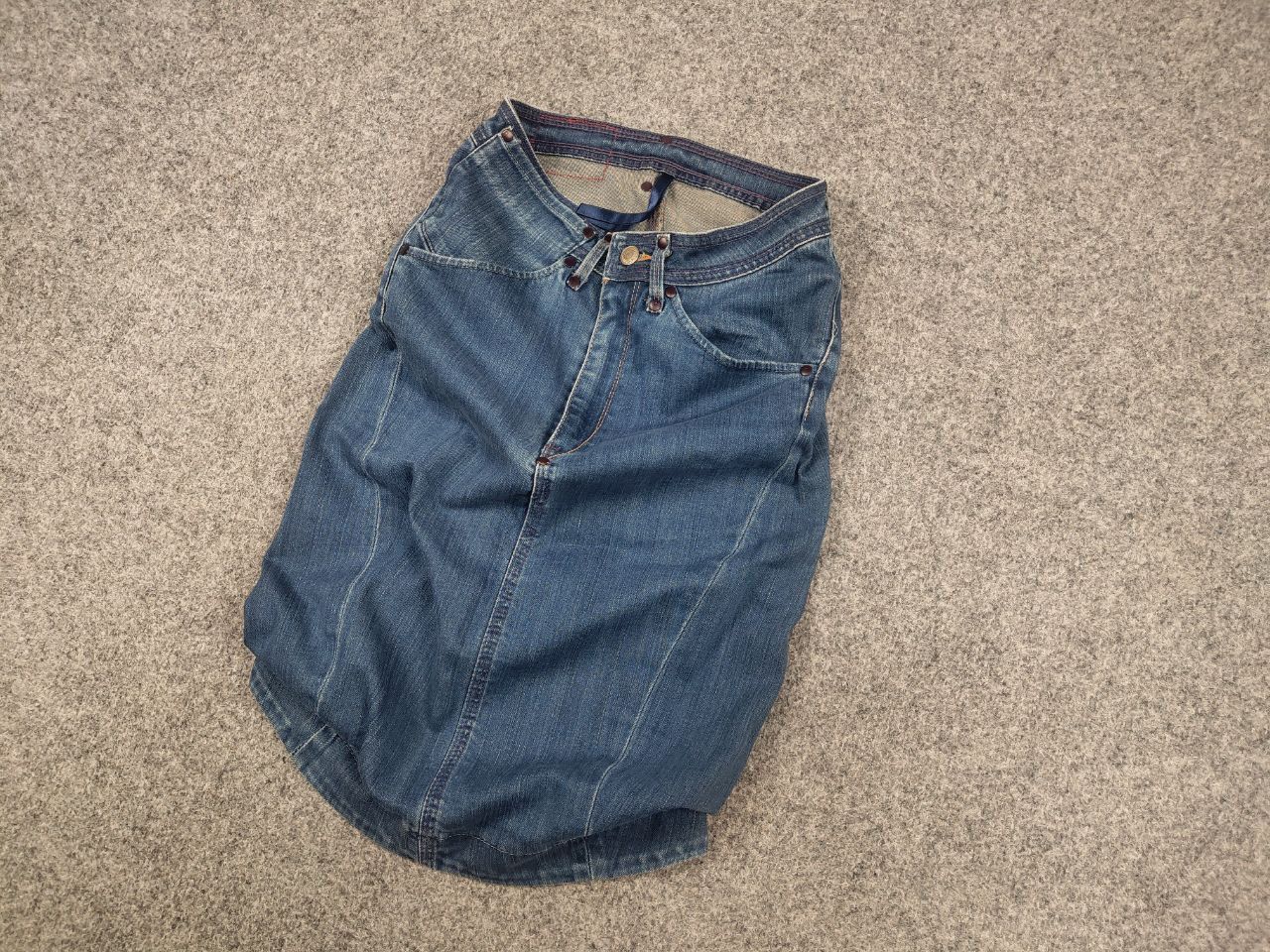 Levi's Vintage 90's Levi's Red Engineered Asymmetrical denim Skirt Size 26" / US 2 / IT 38 - 3 Thumbnail