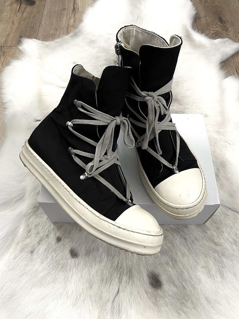 Rick Owens Drkshdw Rick Owens Drkshdw Hexagram High-Top Sneakers Black/milk Size US 10 / EU 43 - 2 Thumbnail