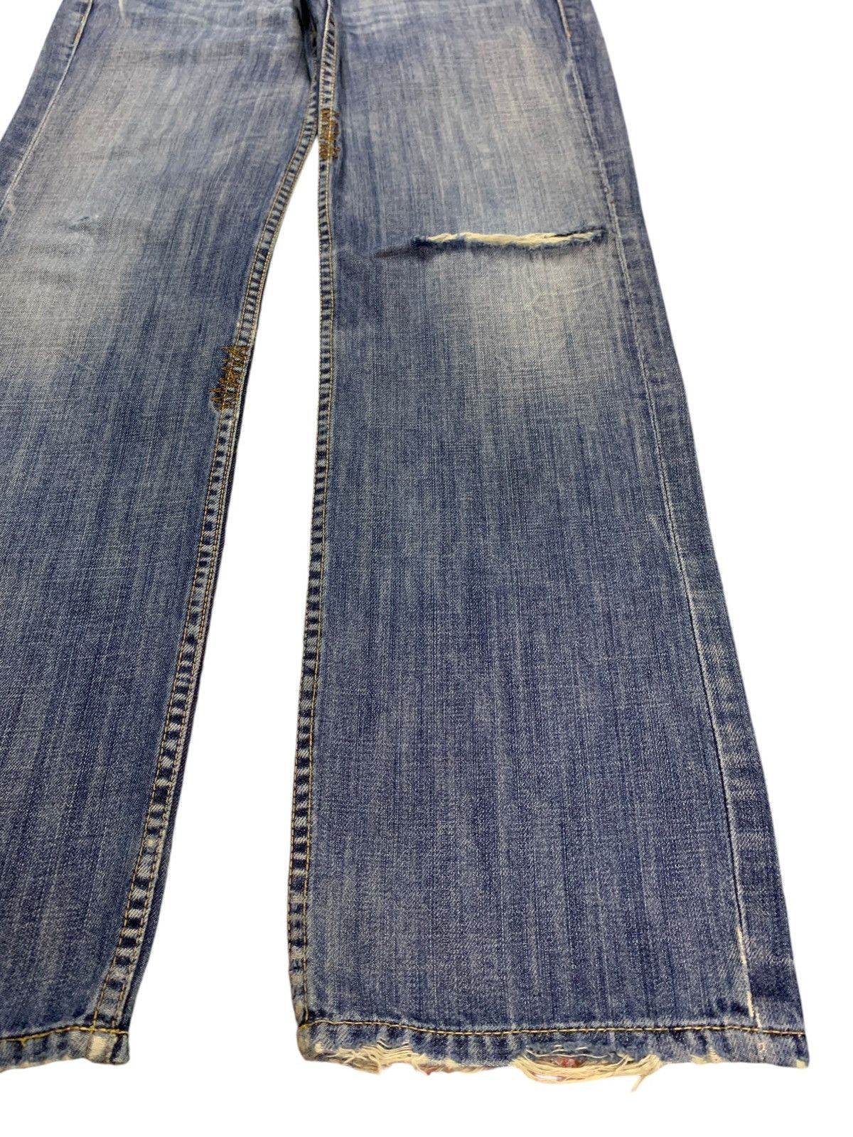Japanese Brand × Takeo Kikuchi Vintage Japanese Takeo Kikuchi Faded Blue Wash Loose Jeans Size US 32 / EU 48 - 7 Thumbnail