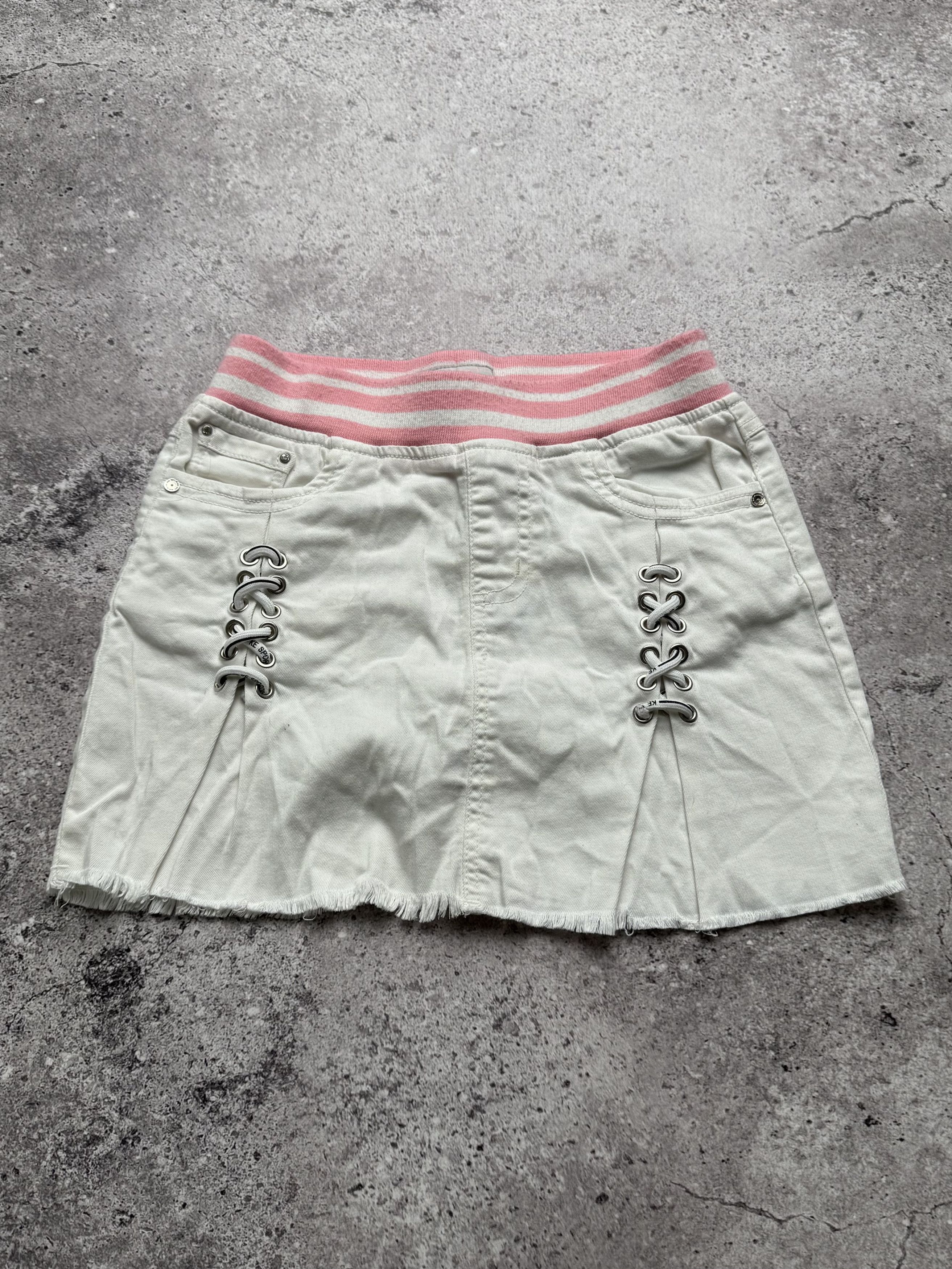 Vintage Vintage Mini Skirt With Bondages C2(V503) Size 25" / US 0 / IT 36 - 1 Thumbnail