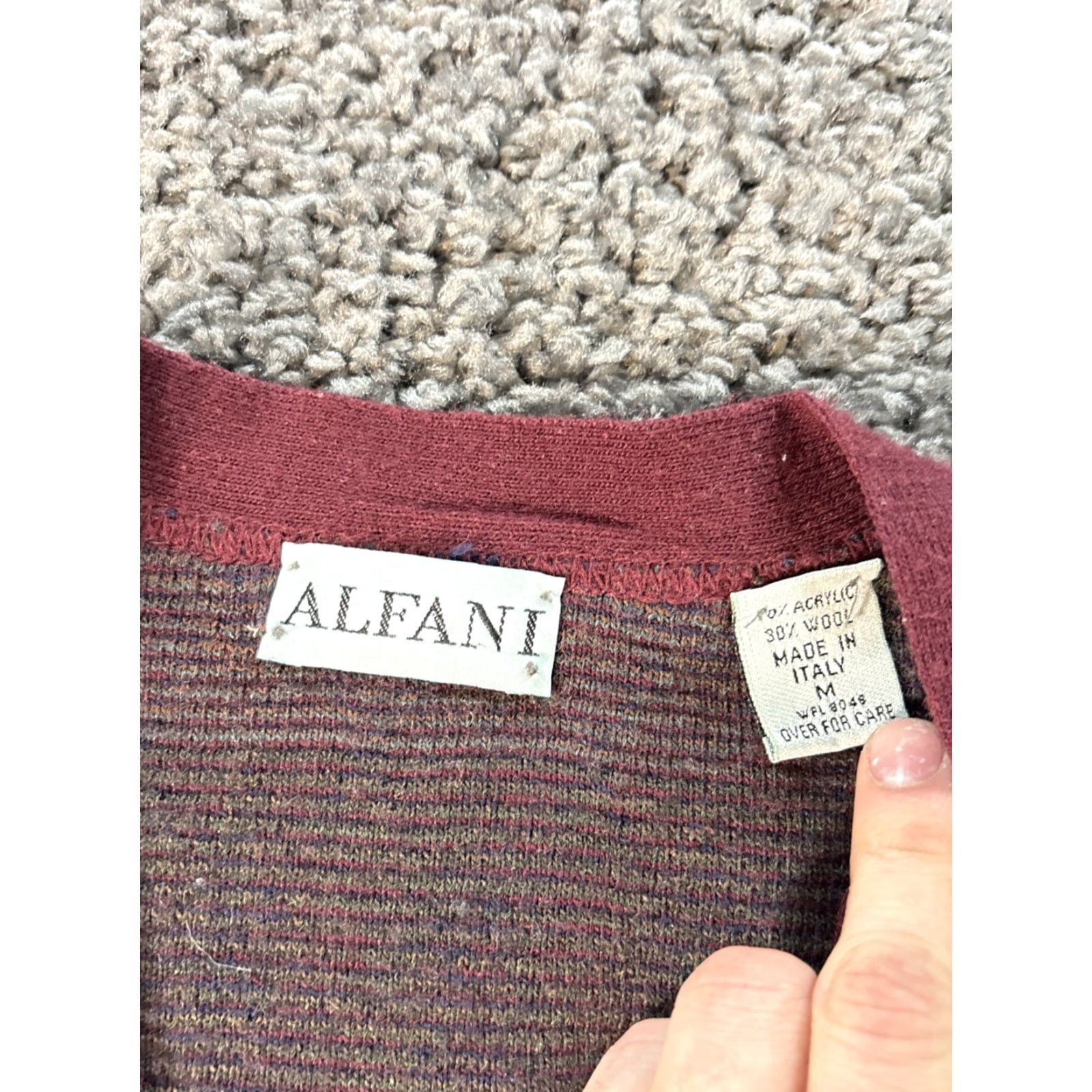 Alfani VINTAGE Alfani Vest Mens M Wool Argyle Vneck Maroon 90s Grandpa Old Money Wool Vest Kn“it”? Size US M / EU 48-50 / 2 - 4 Thumbnail