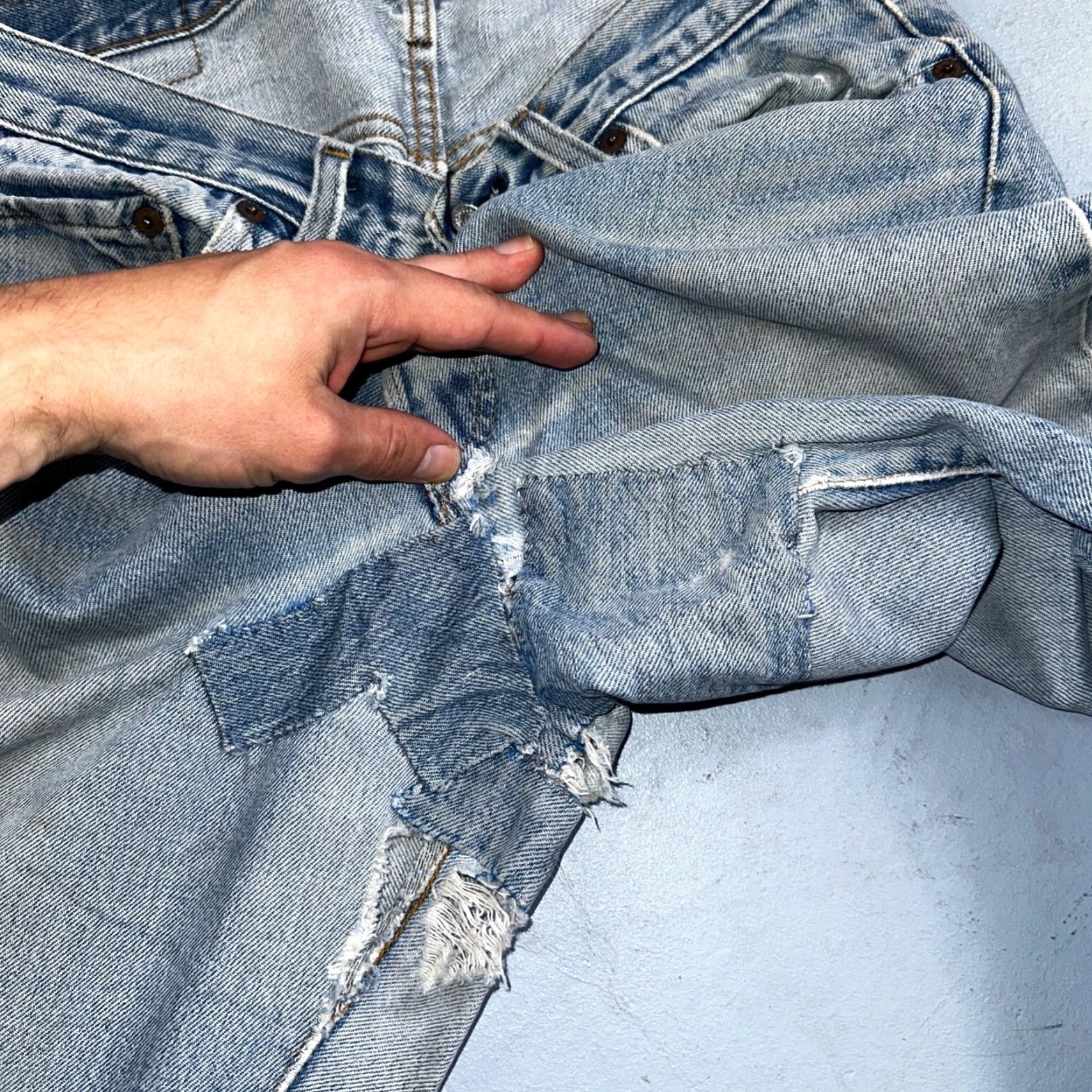 Levi's VINTAGE Levi's 501 XX Jeans 80s USA Selvedge Med Wash 32x36 501 Series Straight Mens Denim Blue Cotton Button Closure Distressed Size US 32 / EU 48 - 7 Thumbnail