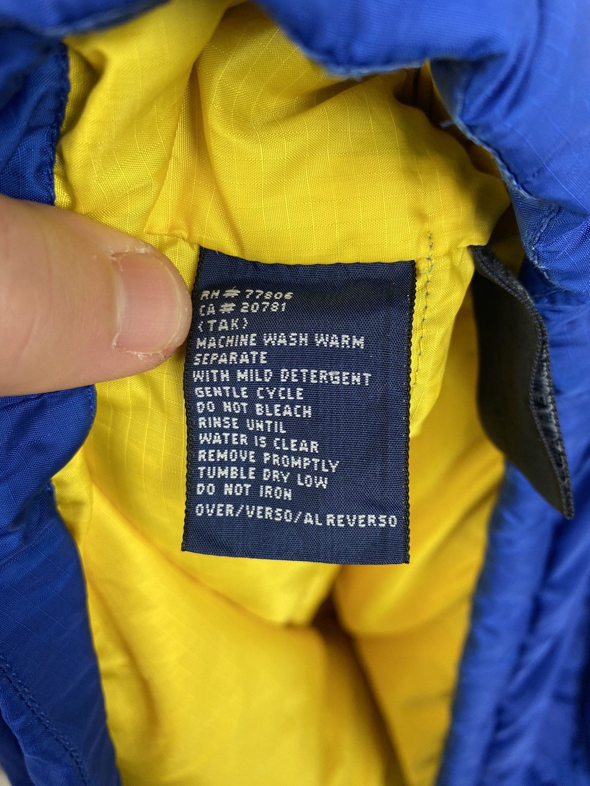 Tommy Hilfiger Vintage Tommy Hilfiger Boardsports Puffer Down Jacket Nike Size US L / EU 52-54 / 3 - 19 Thumbnail