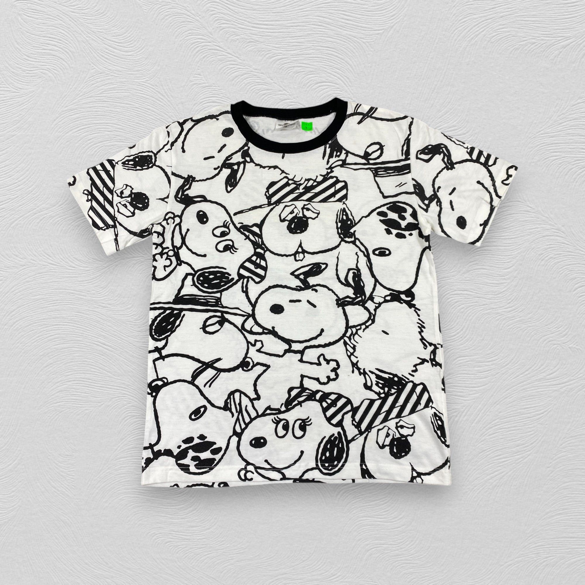 Vintage Vintage Universal Studios Snoopy Peanuts T-Shirt B086 Size US M / EU 48-50 / 2 - 1 Thumbnail