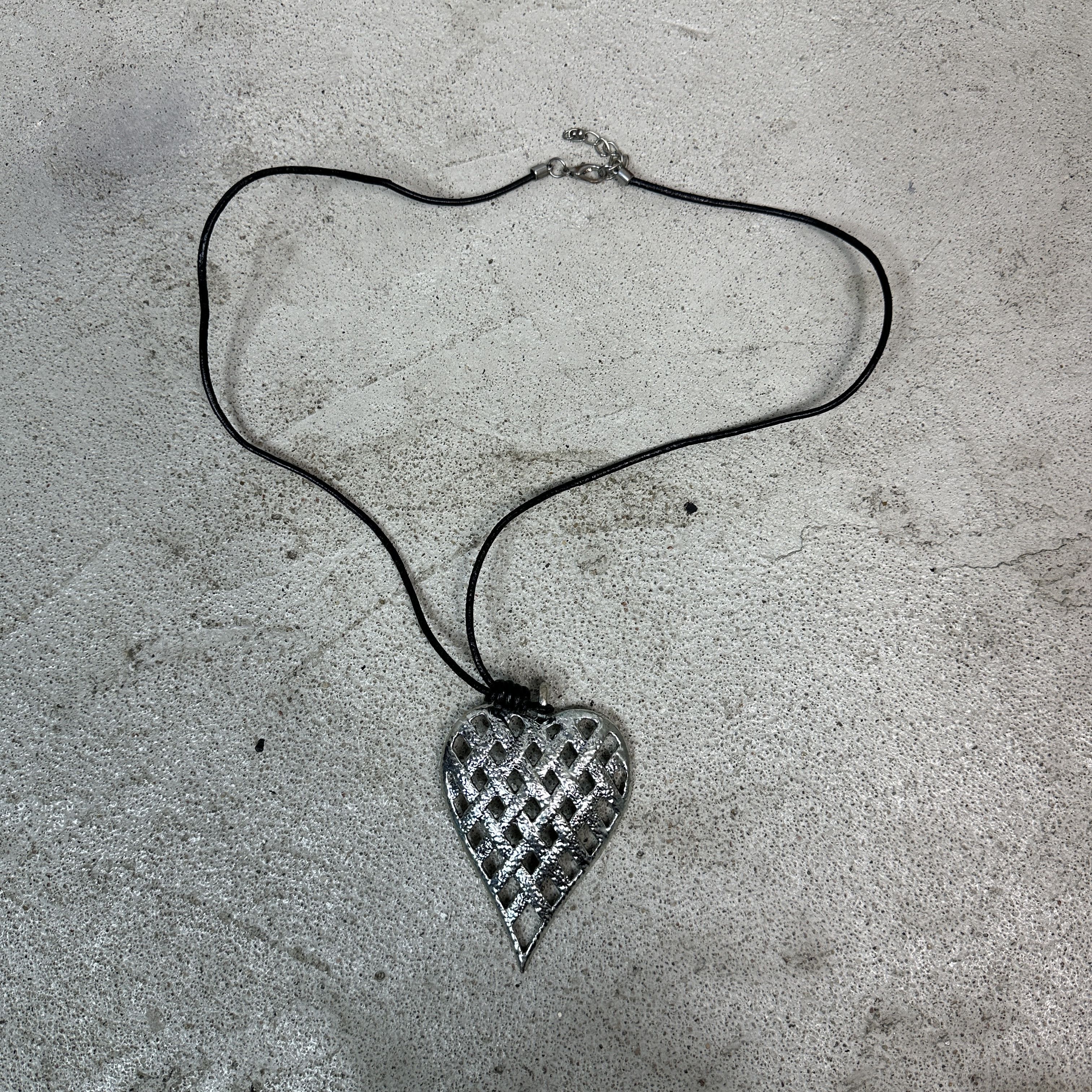 Vintage Vintage Heart Necklace Size ONE SIZE - 2 Thumbnail