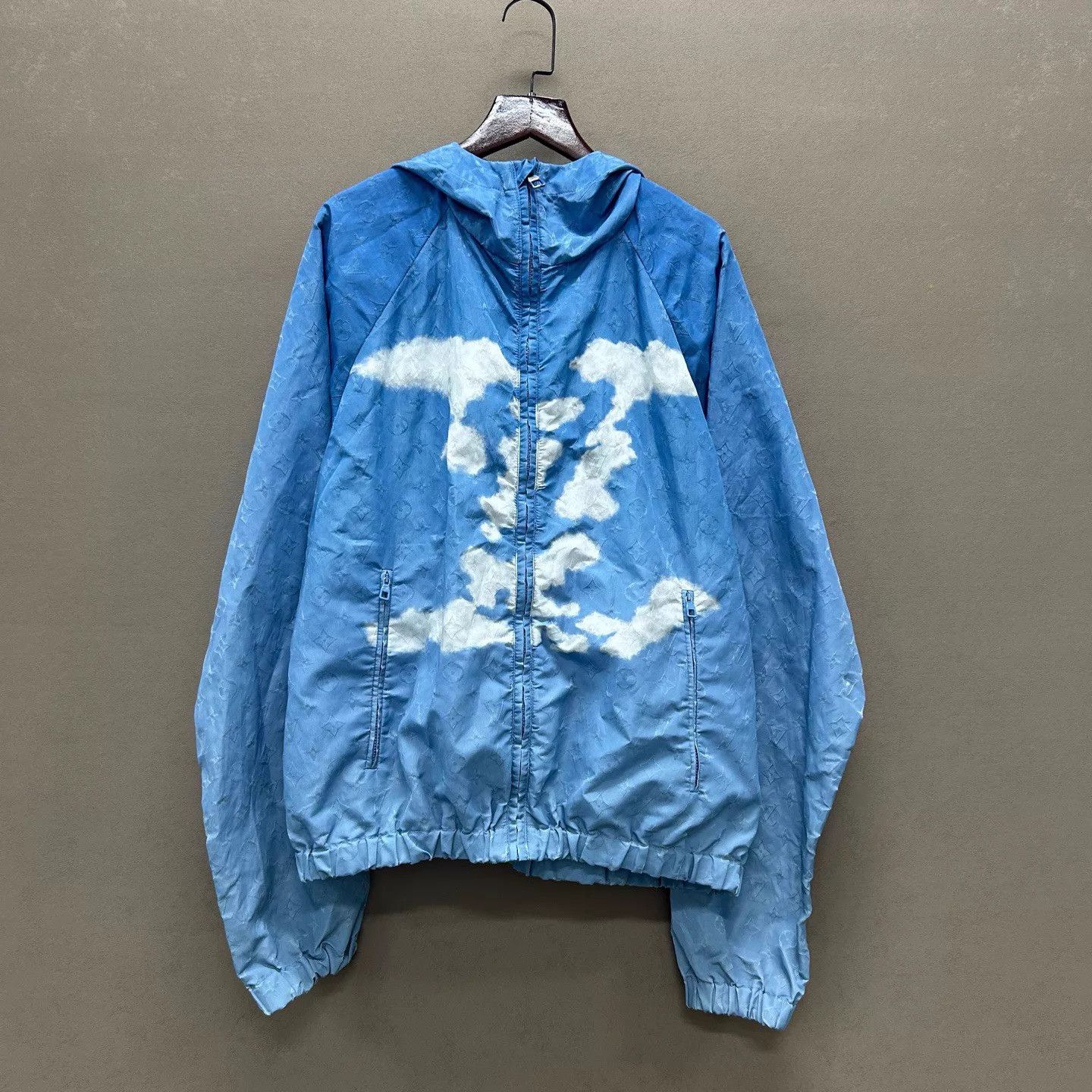 Louis Vuitton Louis Vuitton Sky Blue White Cloud Print Jacket 48 99 New Size US M / EU 48-50 / 2 - 1 Thumbnail
