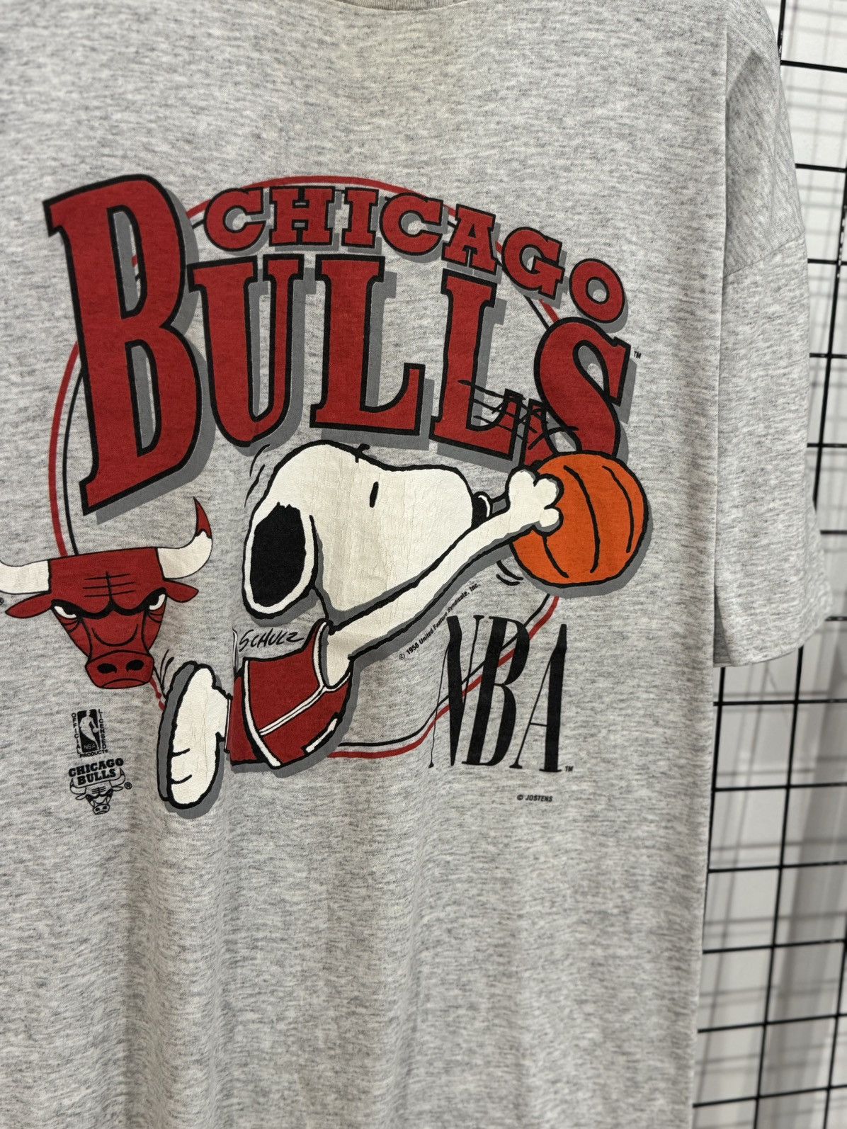 NBA vintage 90s t-shirt Chicago Bulls and the Peanuts Snoopy. Size US L / EU 52-54 / 3 - 2 Thumbnail