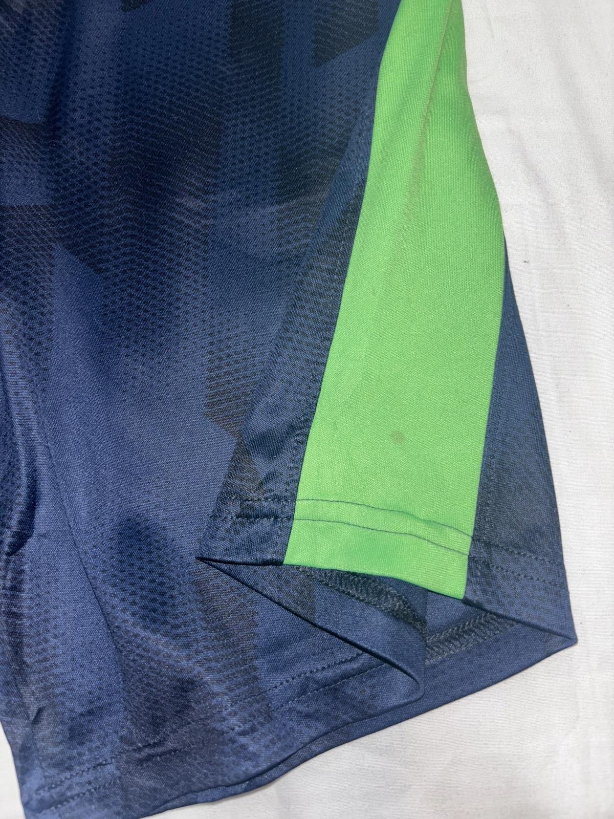 Under Armour Athletic Under Armour Youth Training Shorts - Navy & Green Size US 26 / EU 42 - 10 Thumbnail