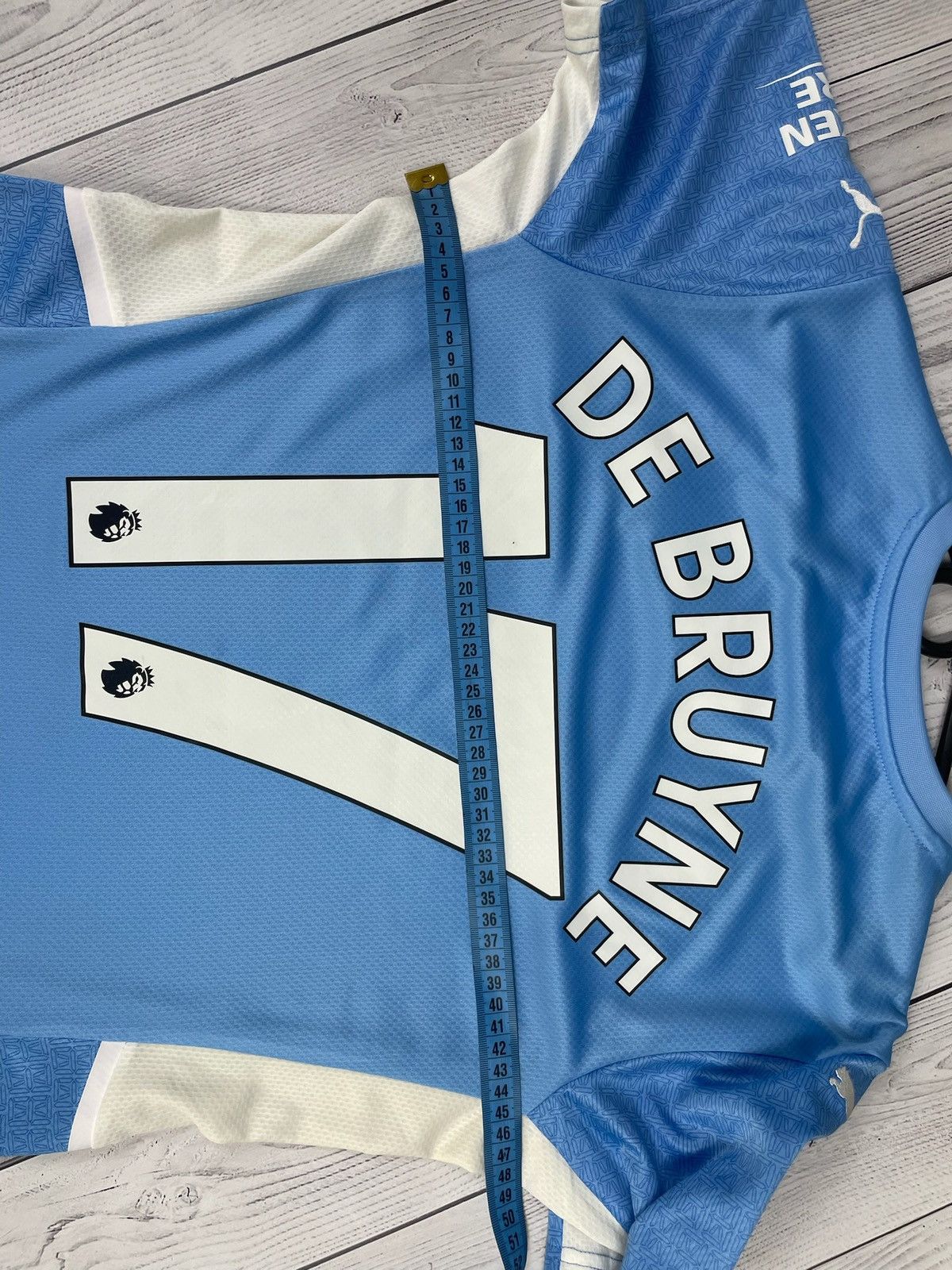 Puma Manchester City soccer jersey 17 De Bruyne women’s M rare Size M / US 6-8 / IT 42-44 - 7 Thumbnail