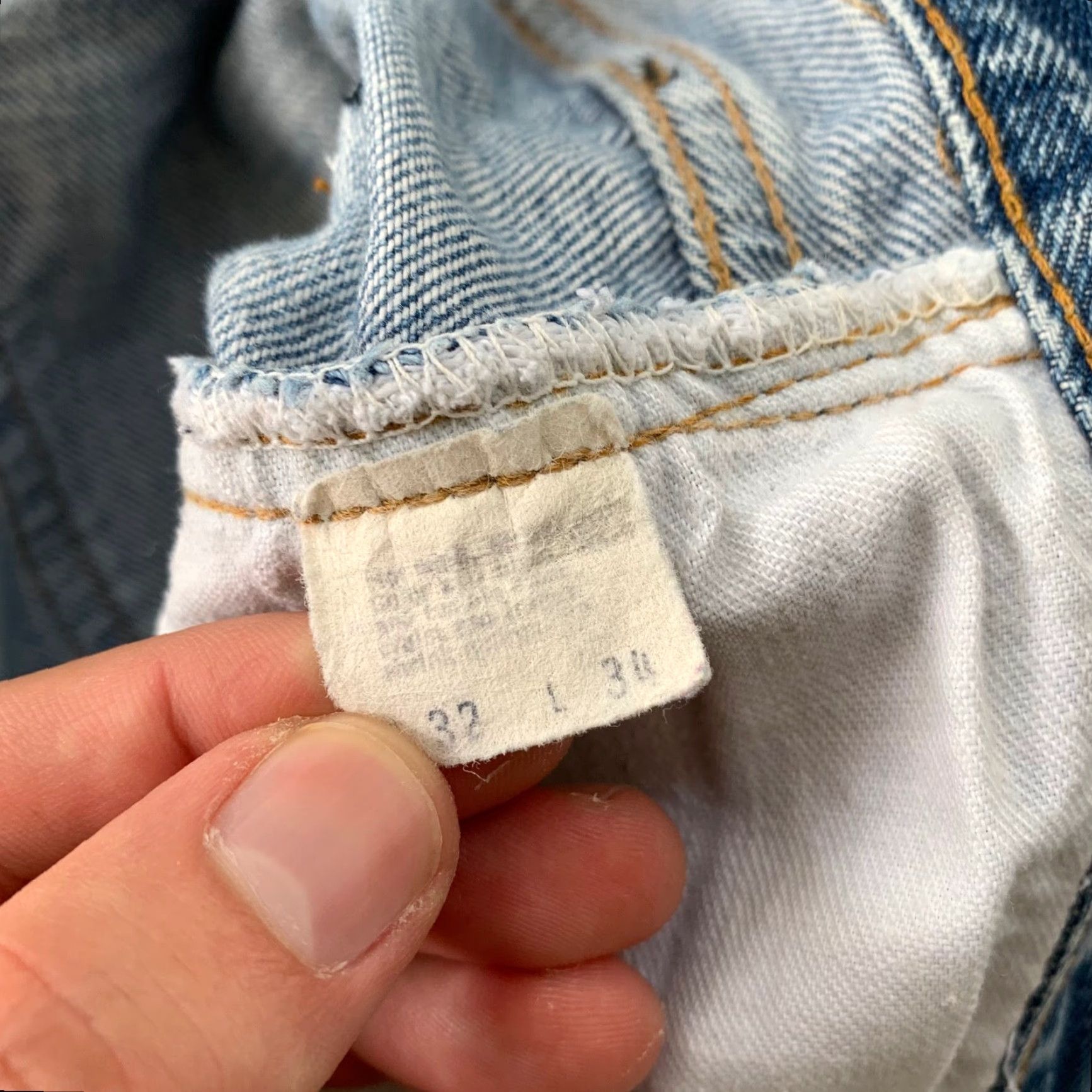 Levi's VINTAGE Levi's 501 XX Jeans 30x26 Blue Redline Selvedge 80s USA Straight Fit Distressed Mens Size US 30 / EU 46 - 5 Thumbnail