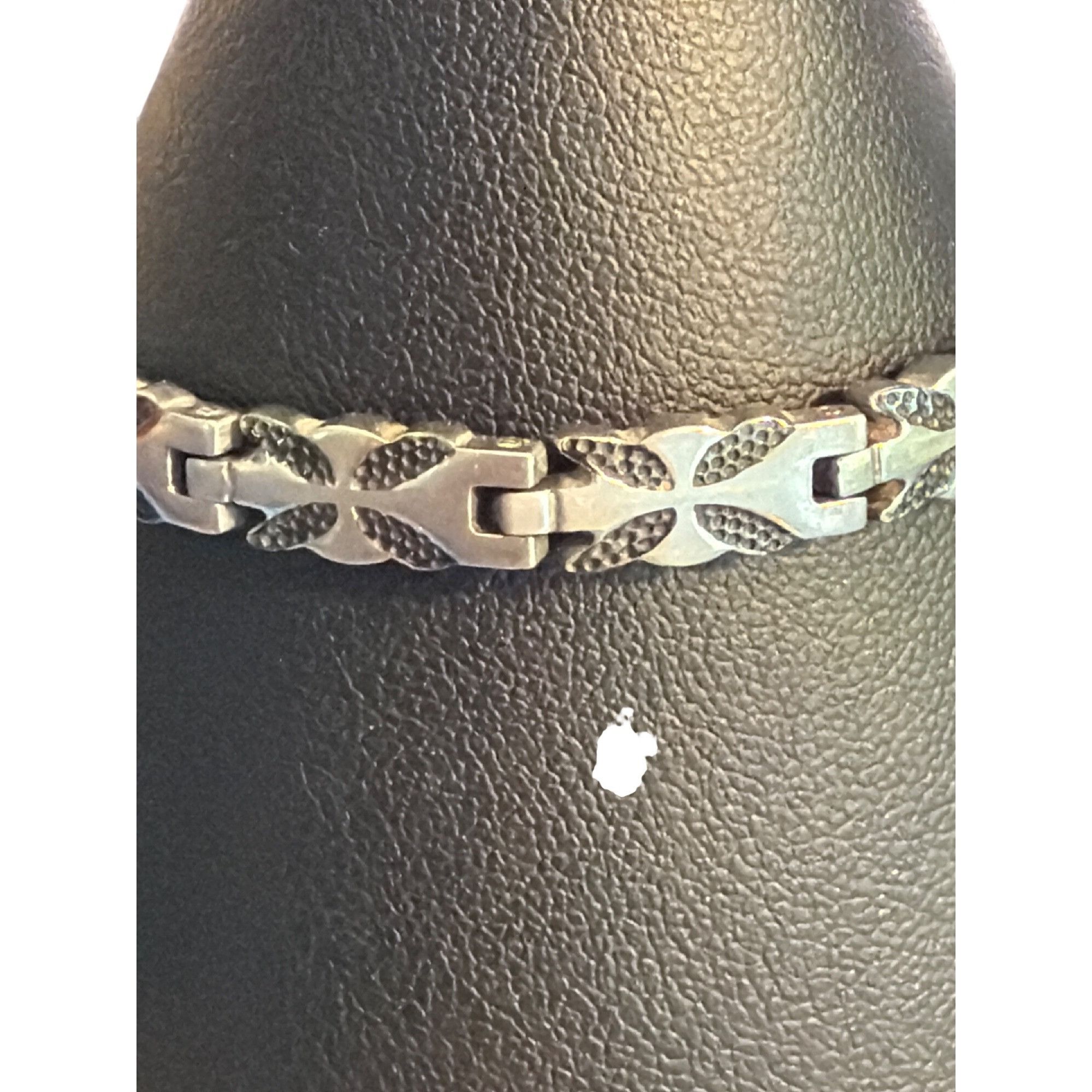 Other Stainless Steel Magnetic Bracelet Textured Link Design Fold Size ONE SIZE - 2 Thumbnail