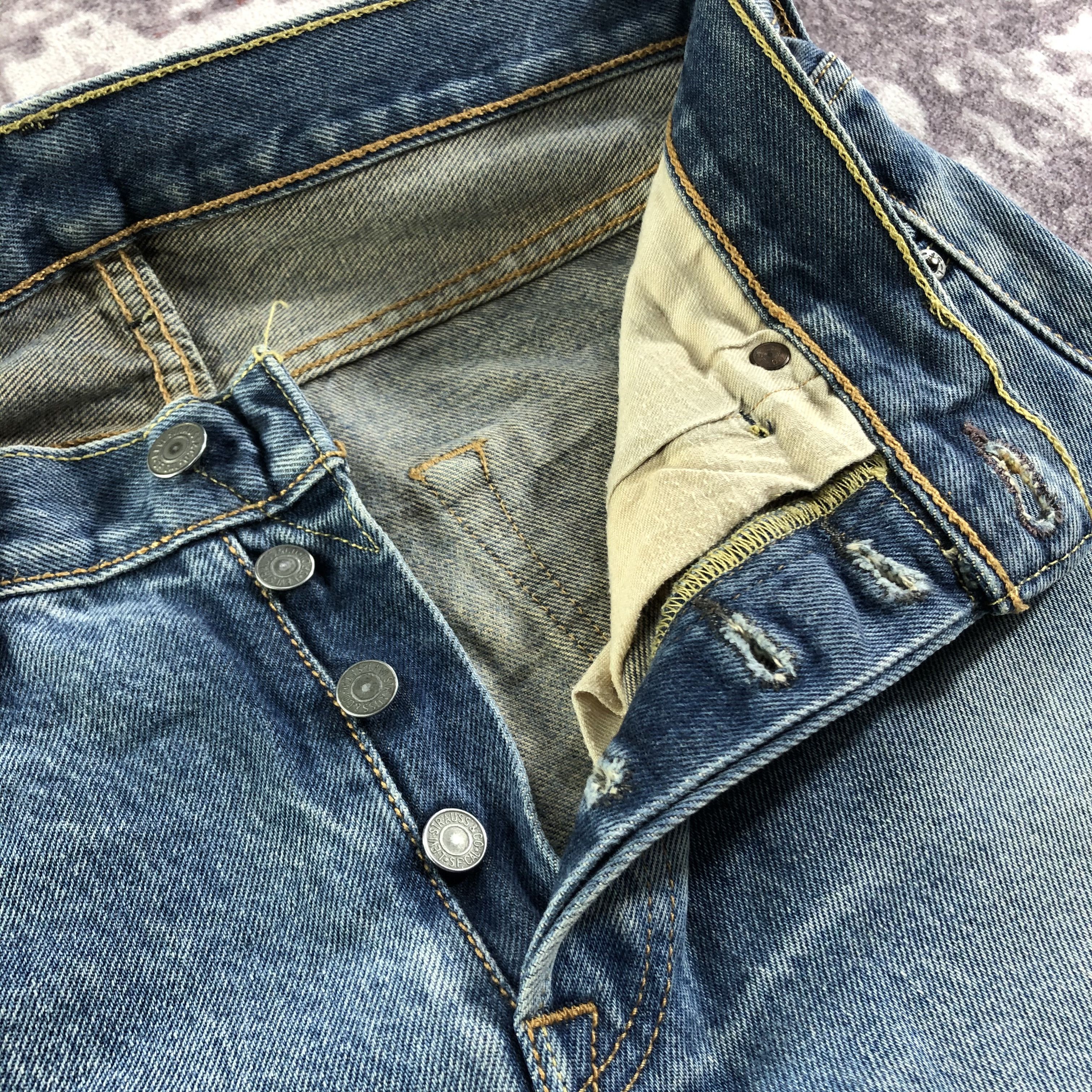 Levi's Vintage Blue Wash Levis 501 Jeans-JM3339 Size US 31 - 8 Thumbnail