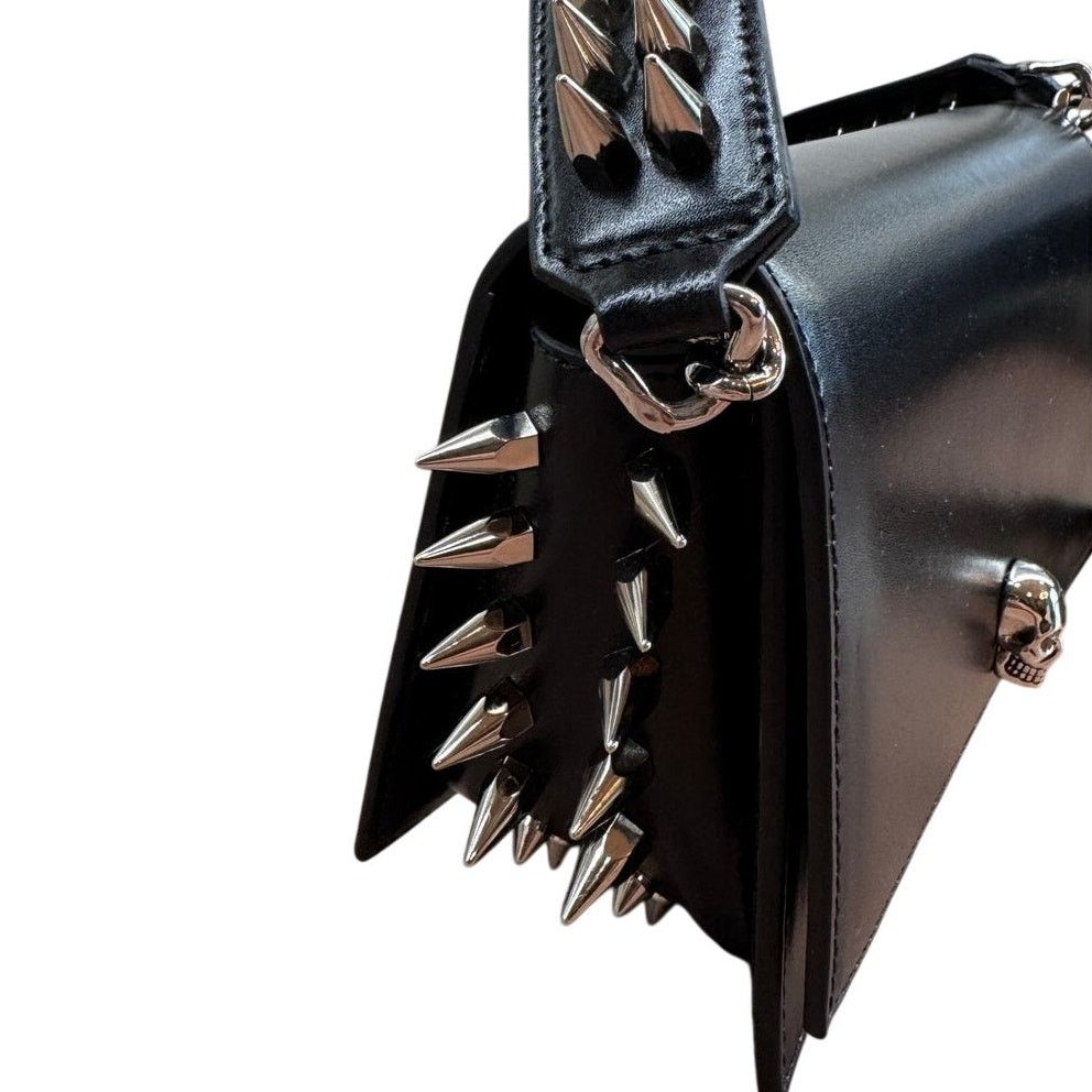 Alexander McQueen Alexander McQueen Black Leather Spiked Skull Bag NIB Size ONE SIZE - 4 Thumbnail