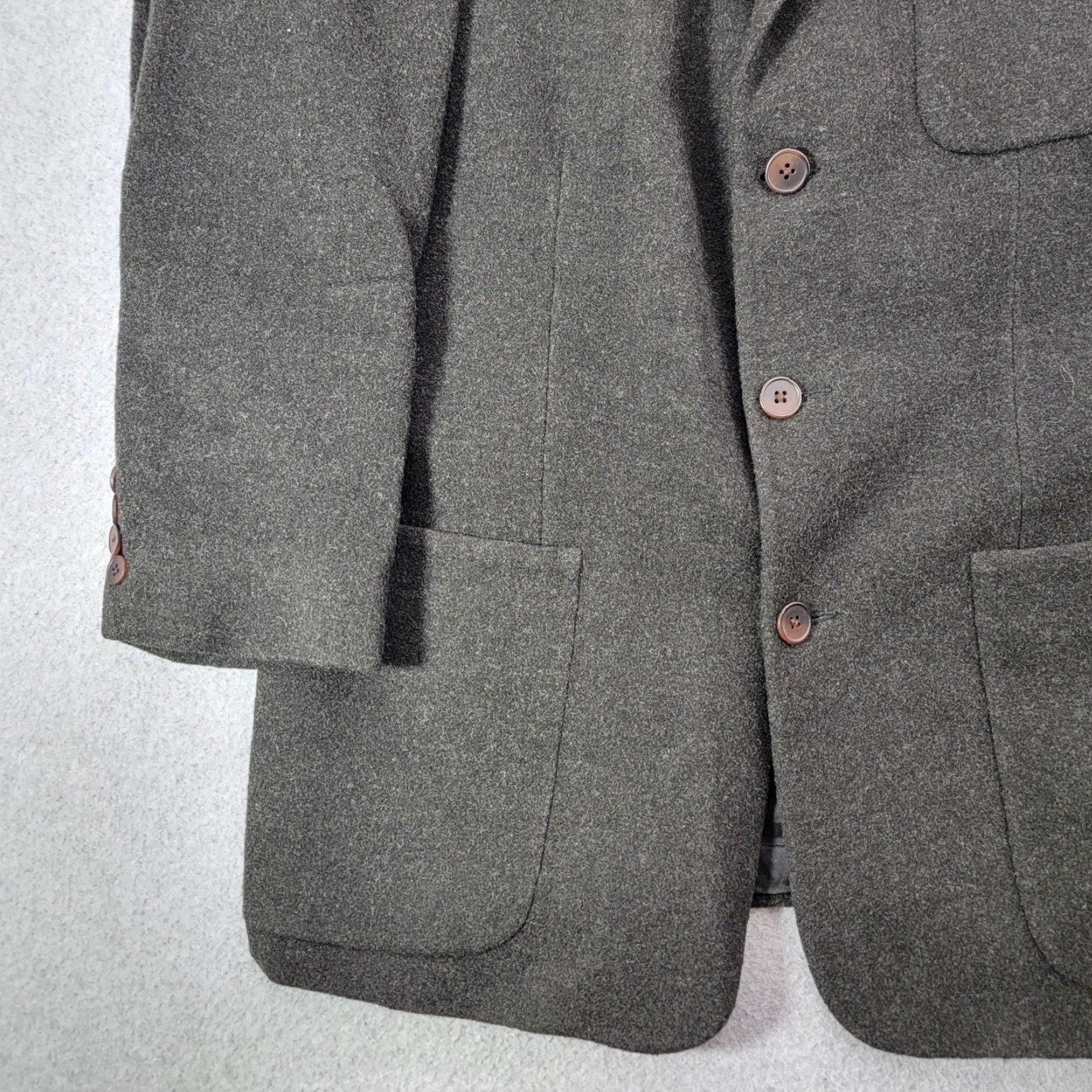 Ralph Lauren Ralph Lauren Sport Coat Mens 40R Gray 3 Button Patch Pocket Blazer Canada Shirt? Size 40R - 3 Thumbnail