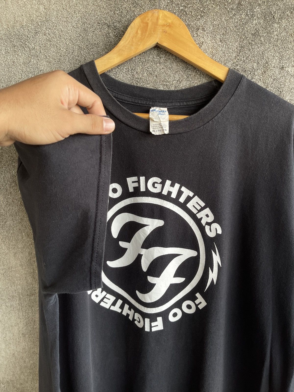Band Tees Vintage Rock Band🔥FOO FIGHTER🔥Faded Black Tshirt Size US XL / EU 56 / 4 - 6 Thumbnail