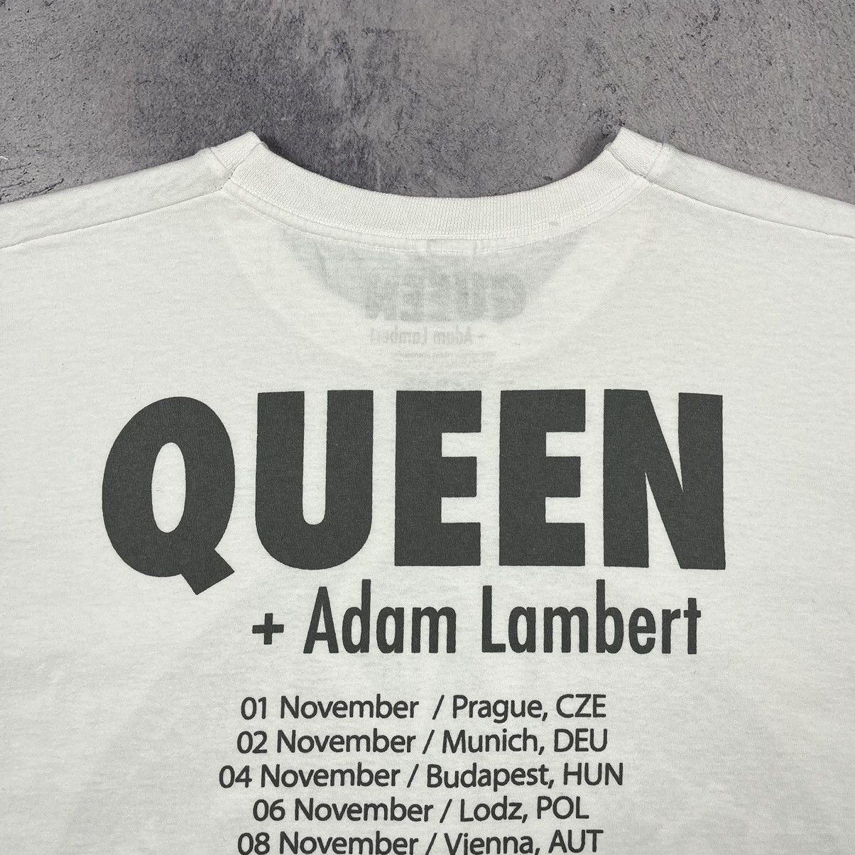 Band Tees Vintage Queen x Adam Lambert y2k rock tour band tee 00’s Size US M / EU 48-50 / 2 - 8 Thumbnail