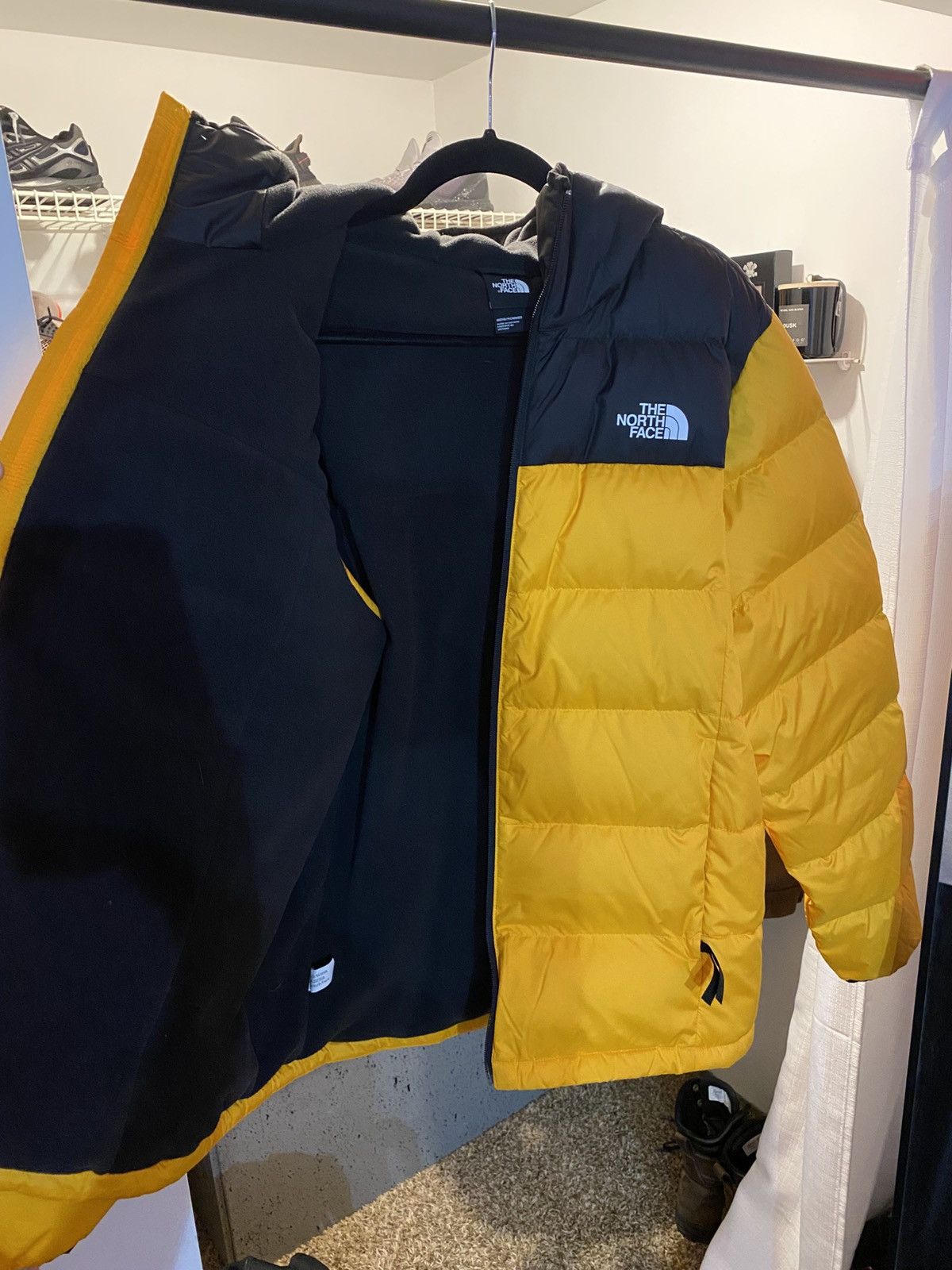 The North Face The North Face Yellow Puffer Jacket Hoodie Size US L / EU 52-54 / 3 - 3 Thumbnail