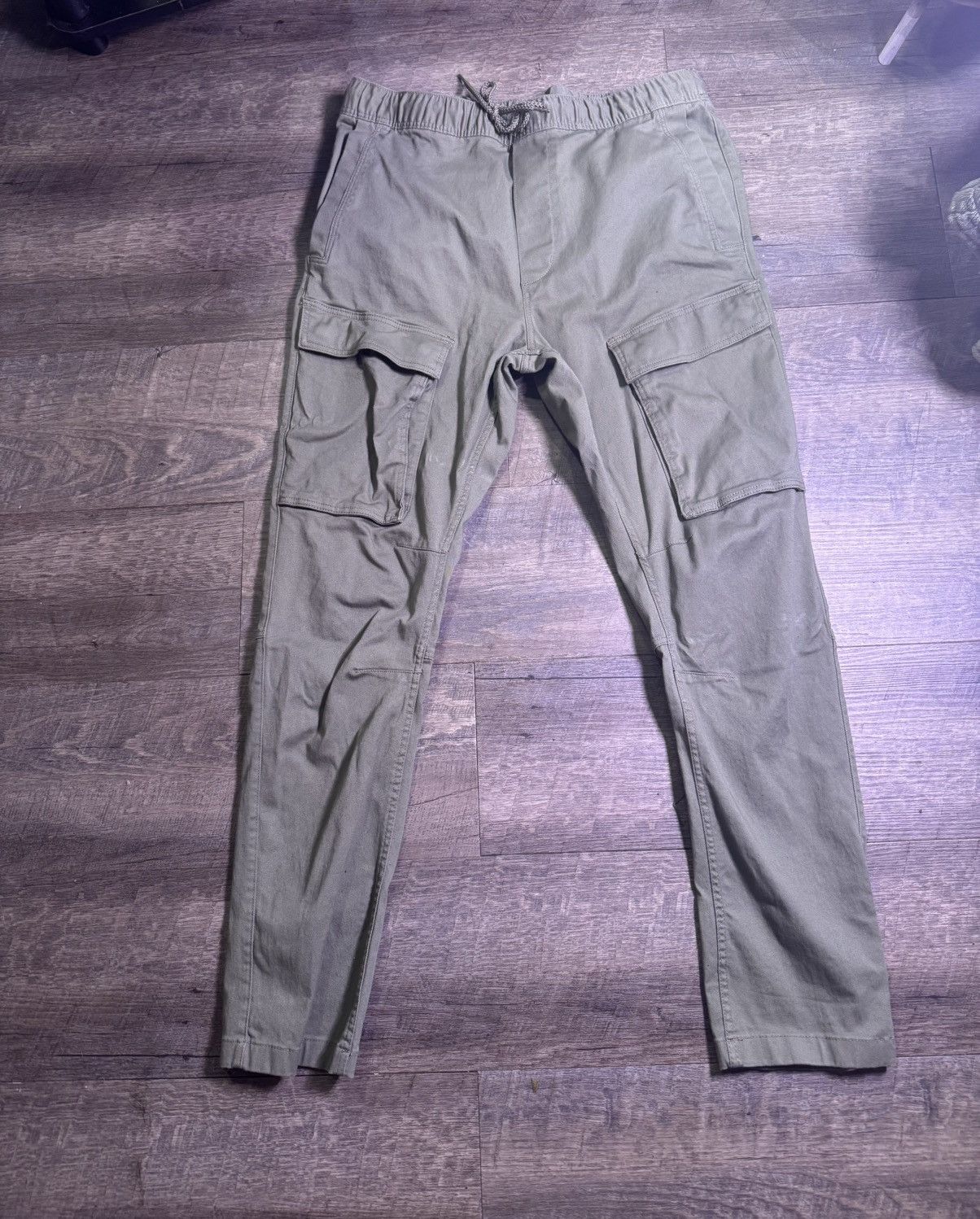 H&M H&M Green Cargo Pants Size US 32 / EU 48 - 1 Thumbnail