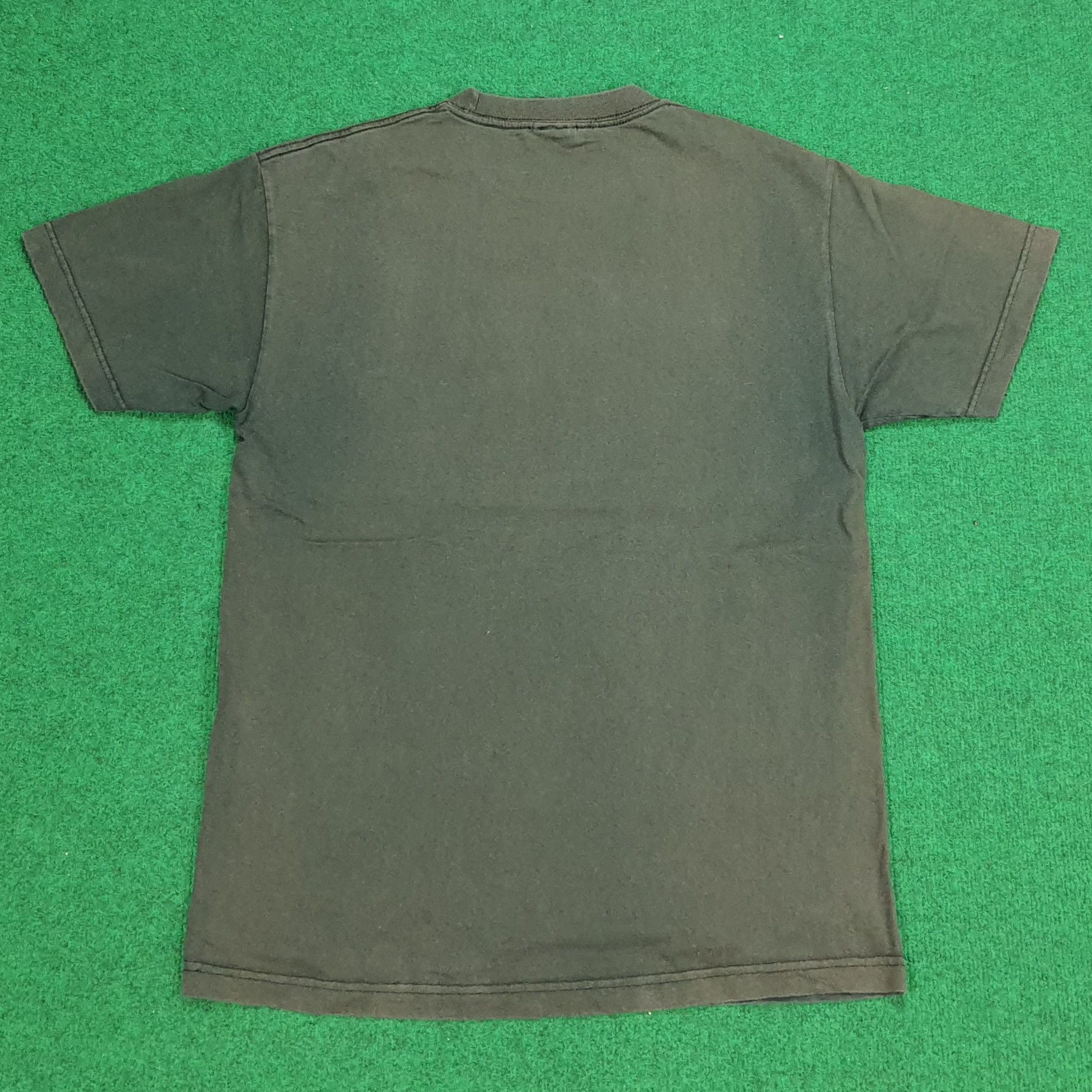Vintage × Warner Bros Vintage Warner Bros Center WB Logo Tshirt Size US M / EU 48-50 / 2 - 3 Thumbnail