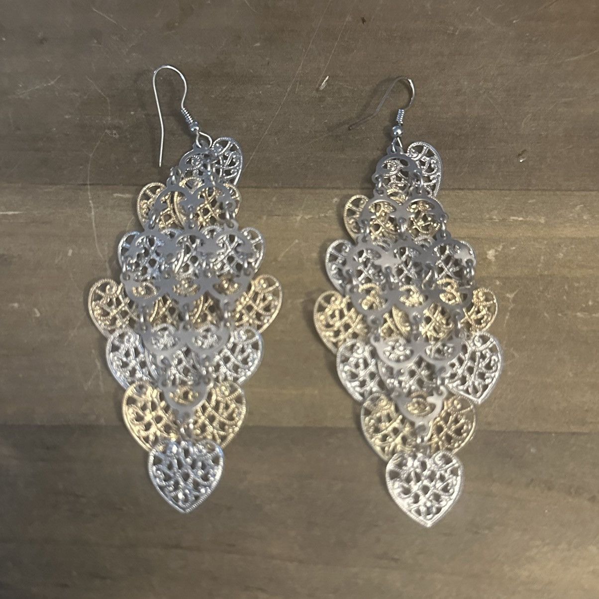 Other Two tone filigree hearts chandelier earrings Size ONE SIZE - 4 Thumbnail