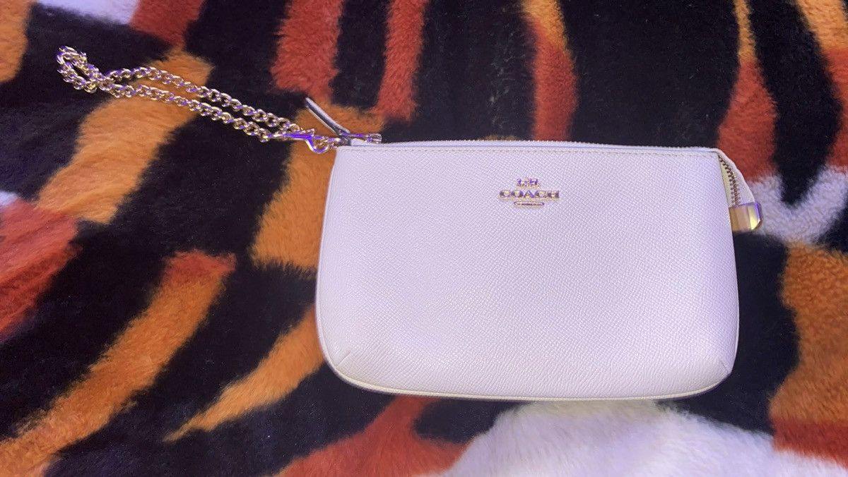 Coach White and gold Coach wristlet Size ONE SIZE - 5 Thumbnail