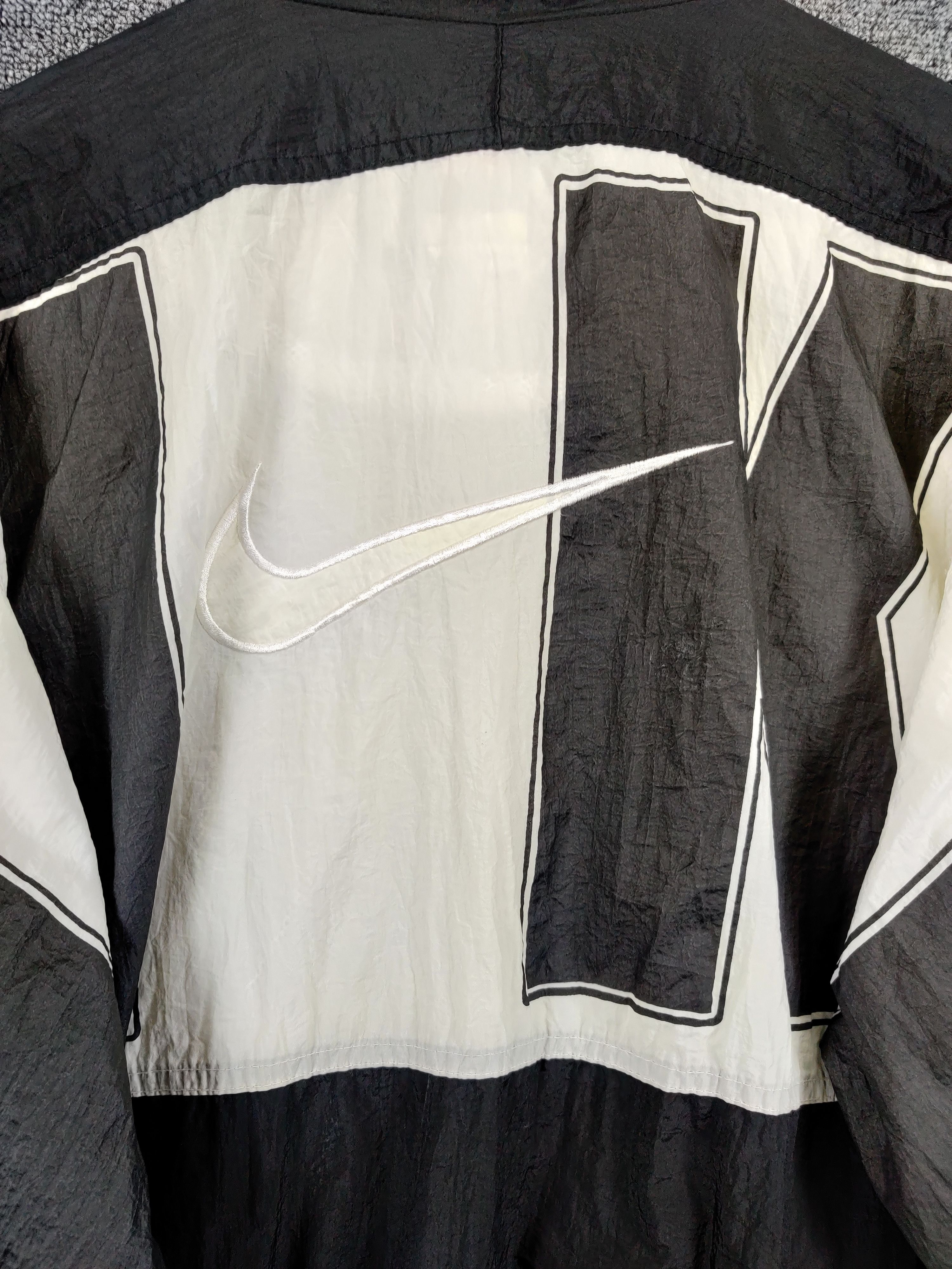 Nike Vintage Nike Spell Out Embroidery Windbreaker Jacket Size US S / EU 44-46 / 1 - 3 Thumbnail