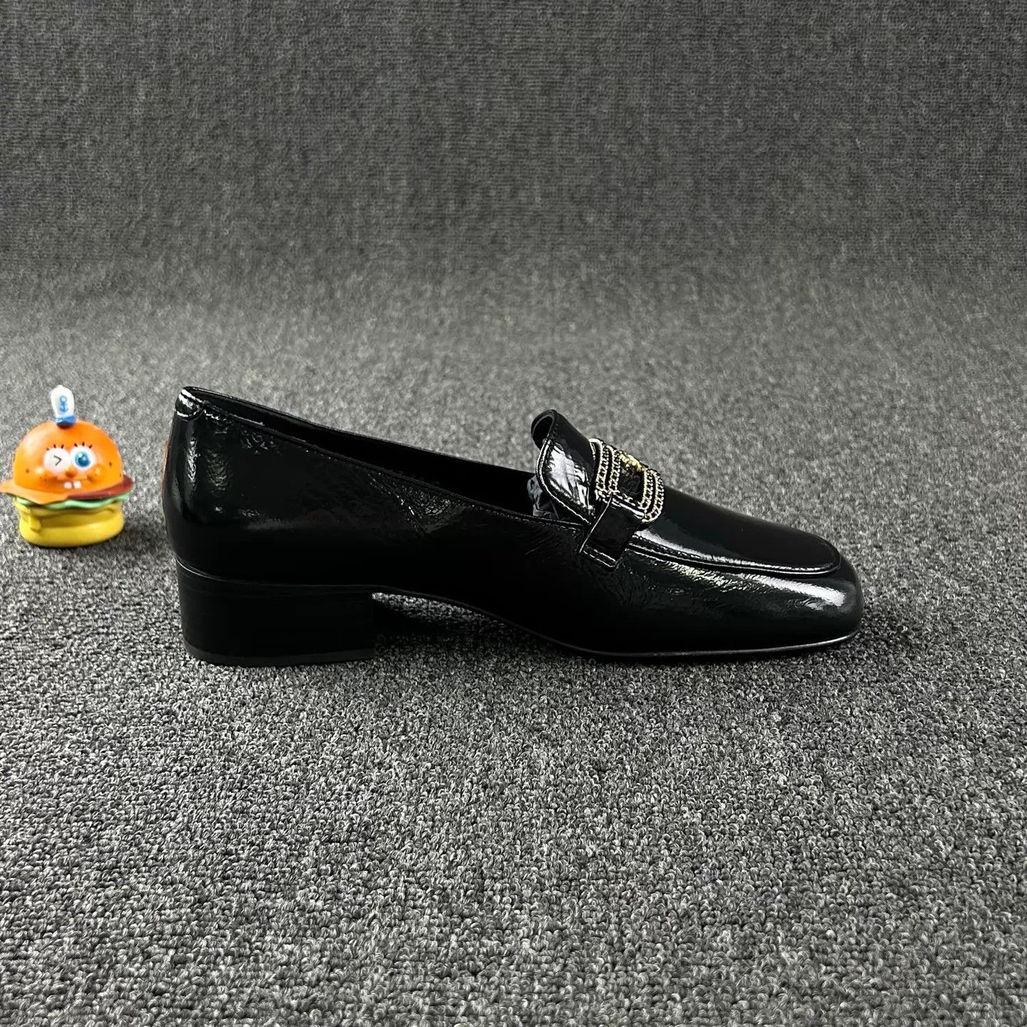 Chanel Chanel 25C Black Wax Calfskin Gold Chain Loafer EUR 38 Size US 7.5 / IT 37.5 - 4 Thumbnail