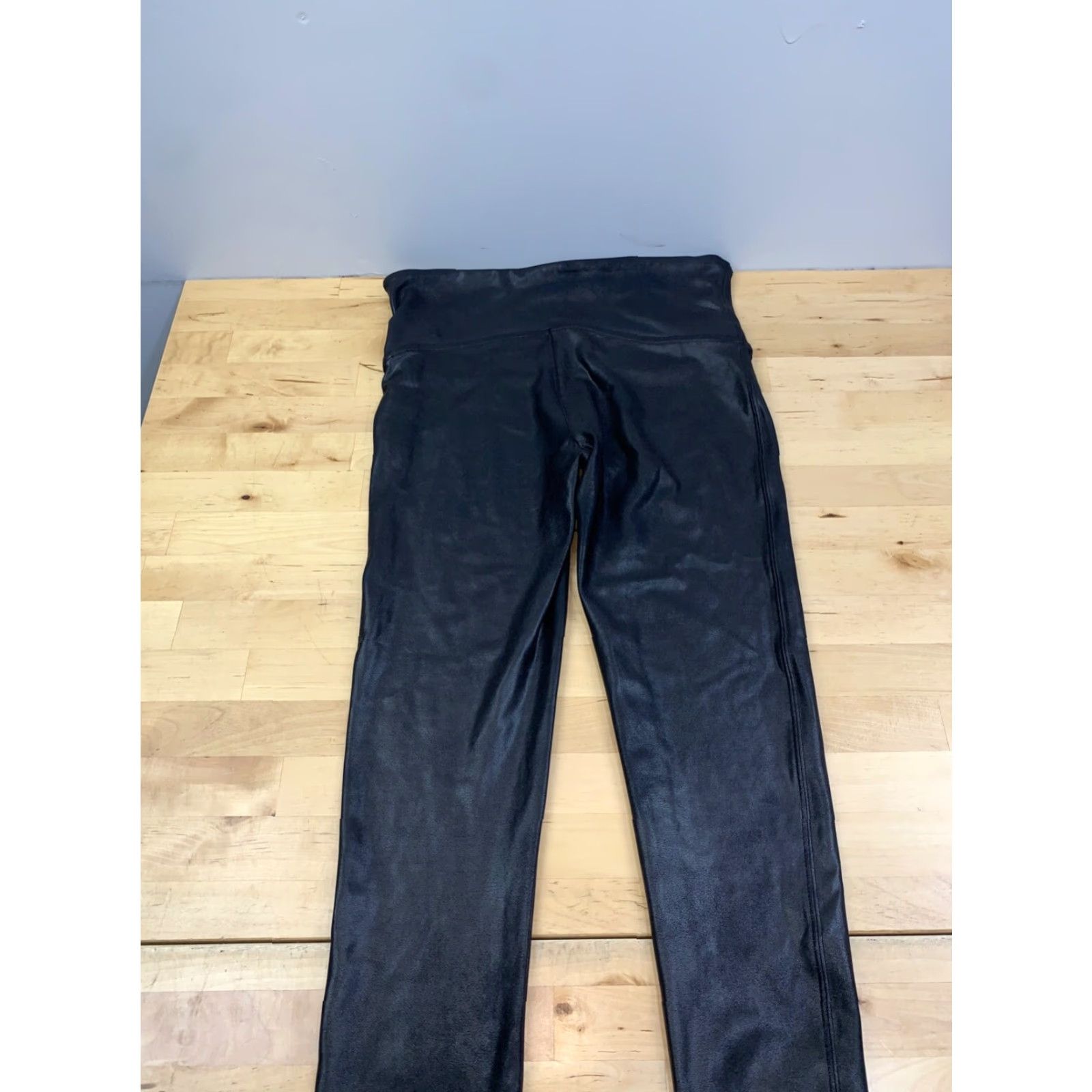 Spanx Spanx Leggings Womens L Black Faux Leather Shiny Shaping Slimming 10432 Size 36" / US 14 / IT 50 - 7 Thumbnail