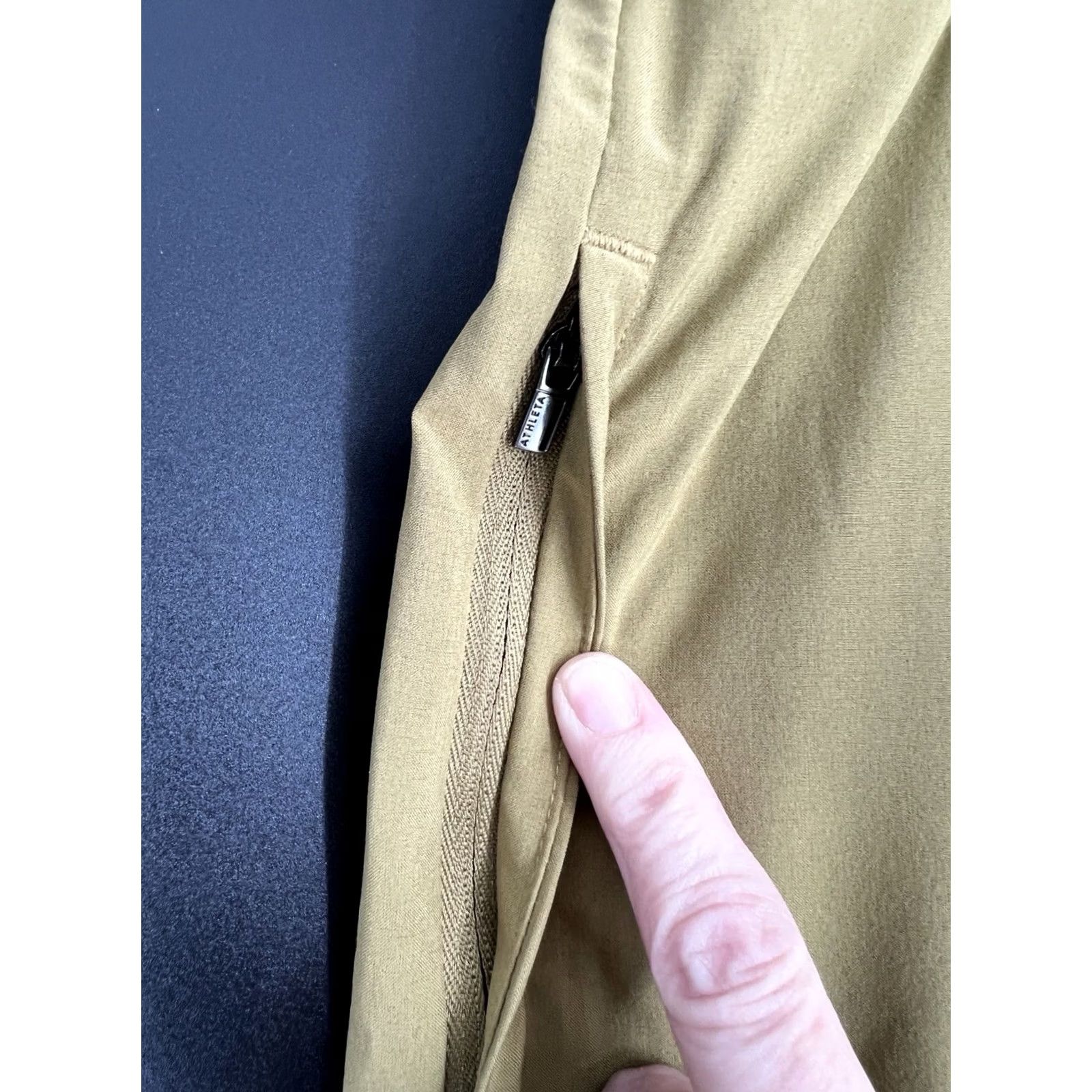 Athleta ATHLETA Brooklyn Heights Vienna Slim Pants Size 16 Jogger Women's Sl﻿im Tapered Pockets Yellow Athleisure Activewear Size 38" / US 16 / IT 52 - 3 Thumbnail