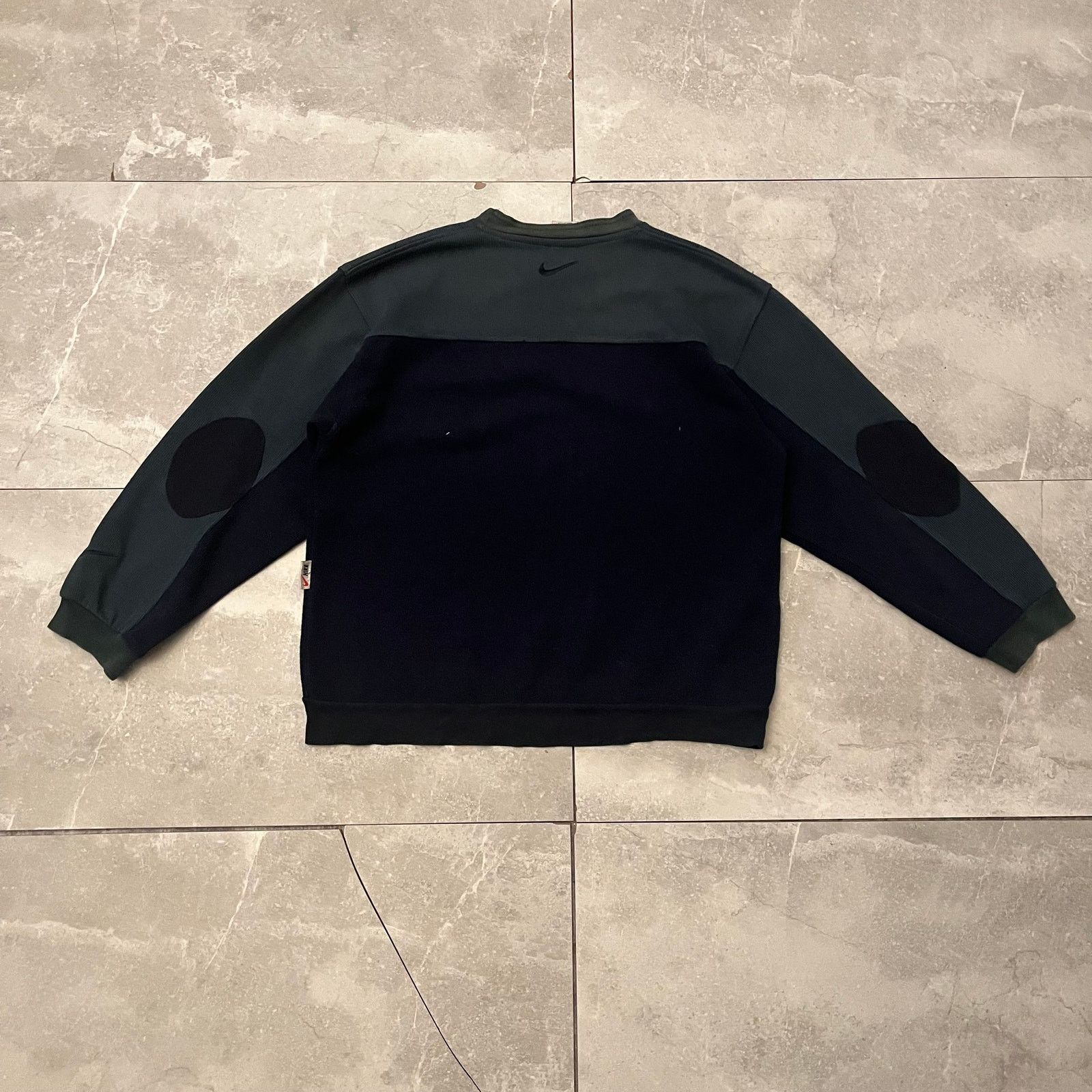 Nike Vintage Nike Vintage Two-Tone Sweatshirt – Size L Size US L / EU 52-54 / 3 - 3 Thumbnail