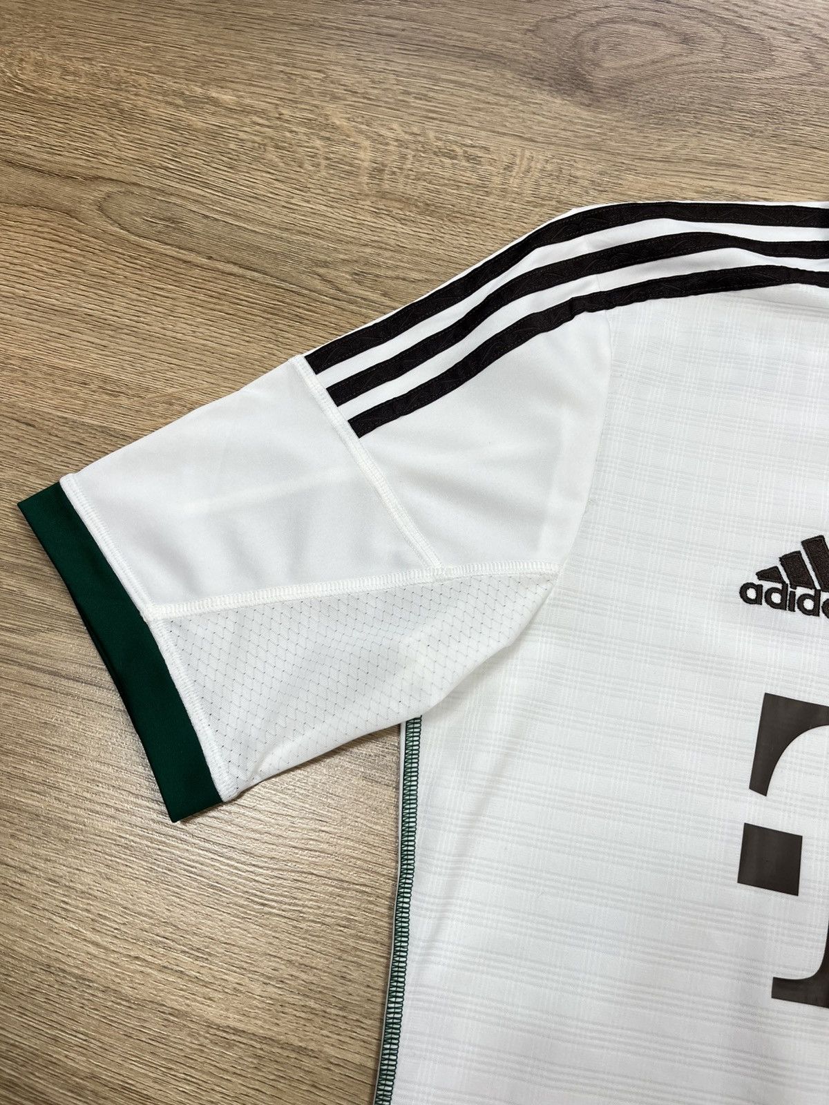 Adidas Bayern Munich 2013/14 Jersey Football T-shirt Soccer Adidas Size US M / EU 48-50 / 2 - 4 Thumbnail