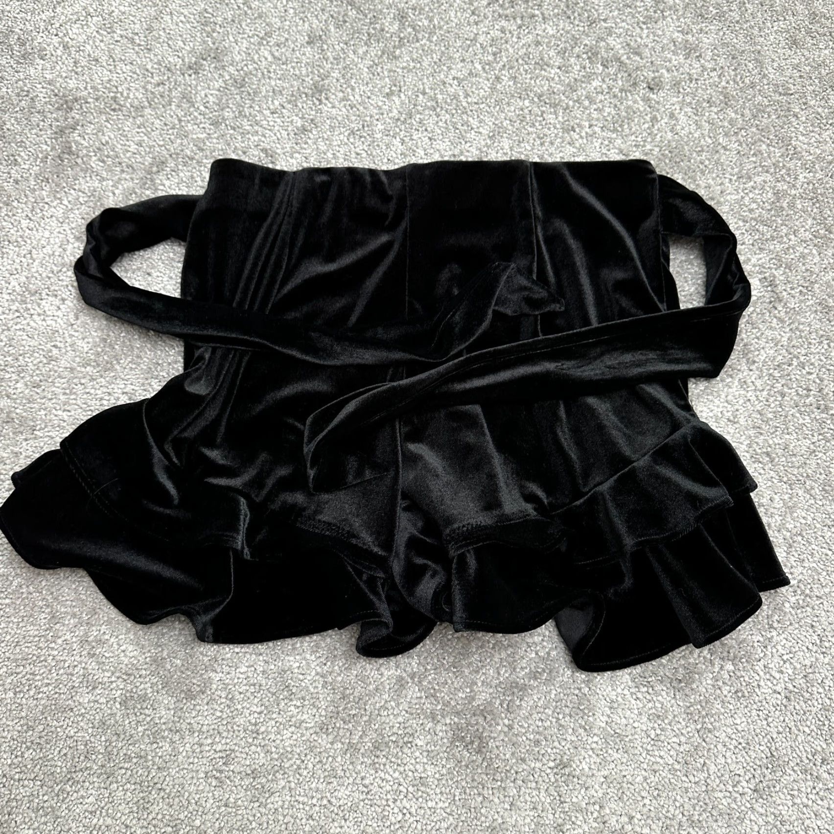 AQUA Aqua Velvet Ruffle Shorts Womens Small Black Stretch Belted Size 28" / US 6 / IT 42 - 2 Thumbnail