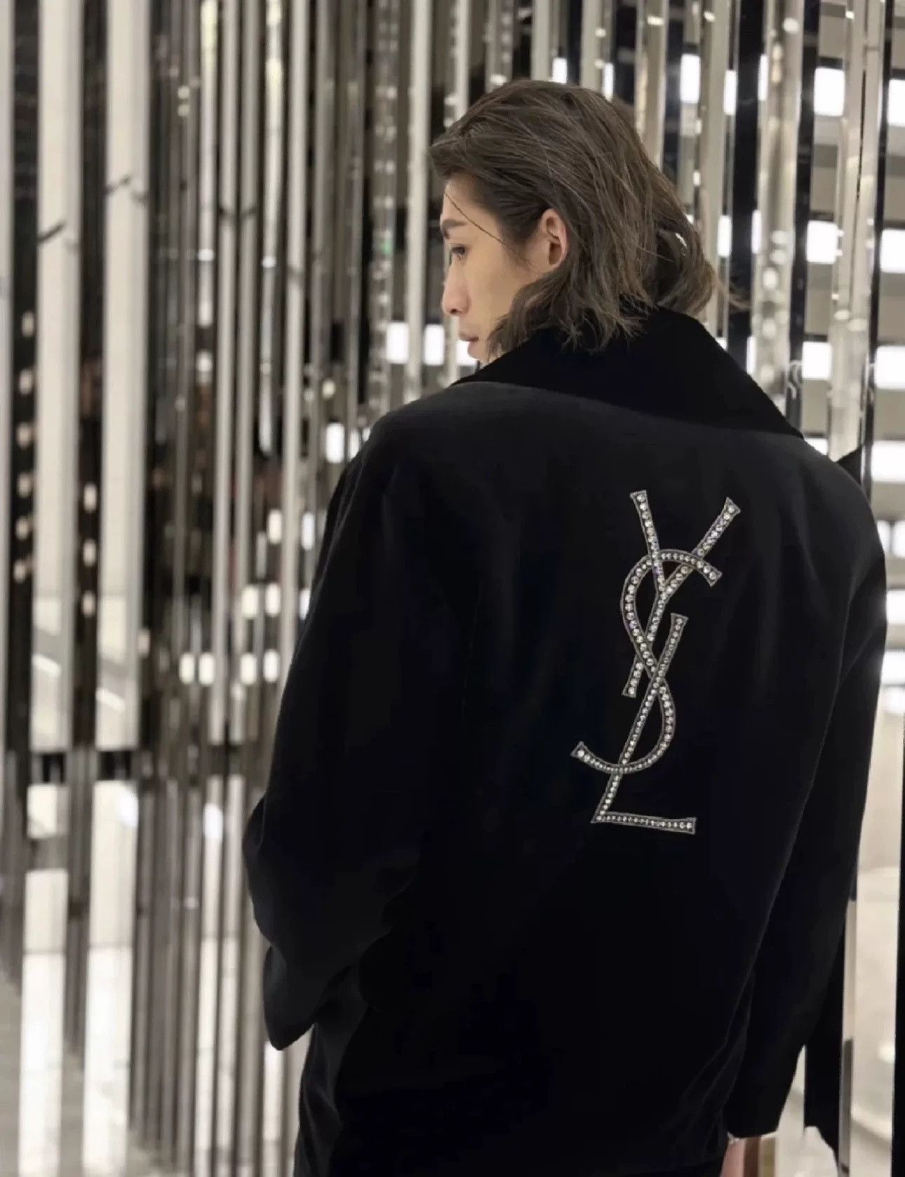 Saint Laurent Paris Saint Laurent Black Velvet Crystal Logo Coat Size US 26 / EU 42 - 8 Thumbnail