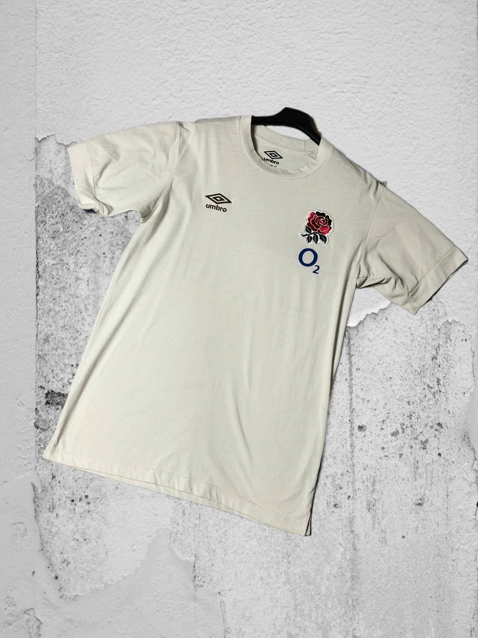 Umbro Vintage Faded And Distressed Umbro T-Shirt Size US S / EU 44-46 / 1 - 1 Thumbnail