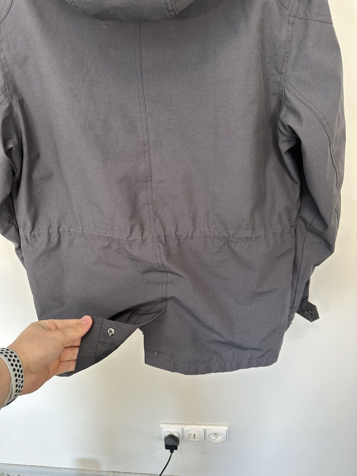 The North Face Vintage The North Face Men's Brown Tag Hooded Outdoor Jacket Size US XL / EU 56 / 4 - 11 Thumbnail