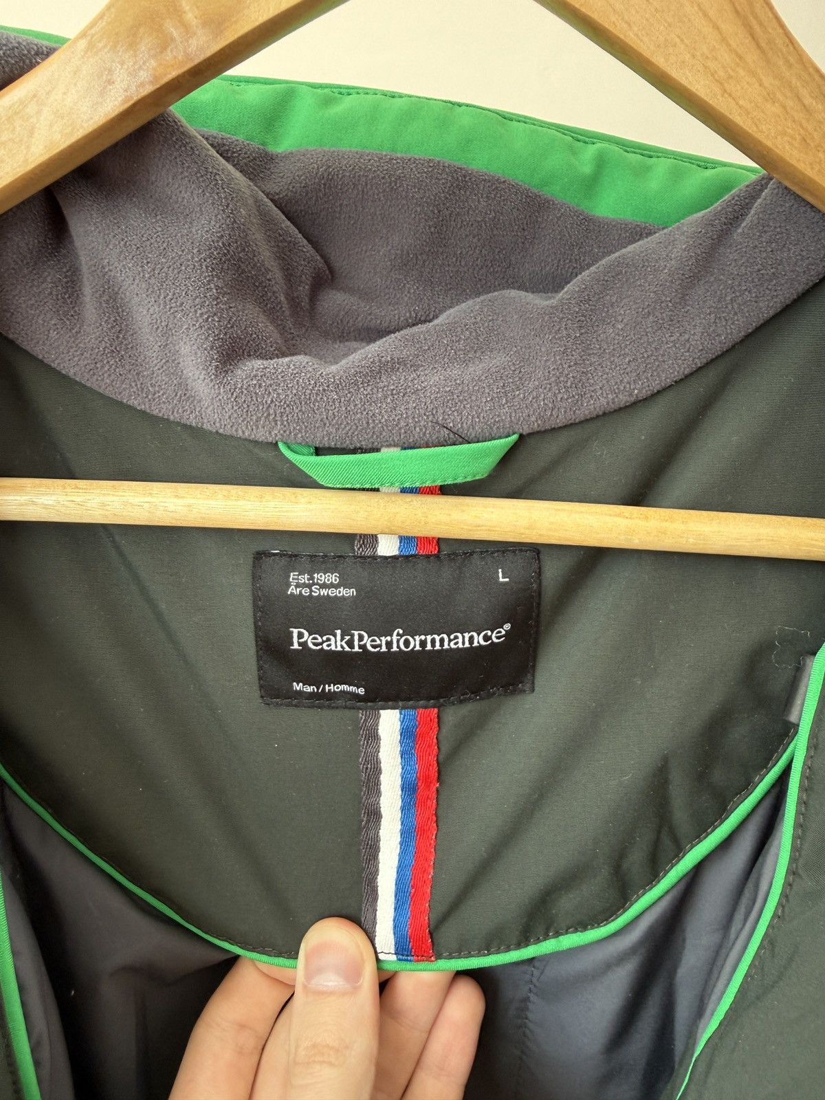 Peak Performance Vintage Peak Performance R&D NAVIG Jacket Gore-Tex RECCO Ski Size US L / EU 52-54 / 3 - 18 Thumbnail