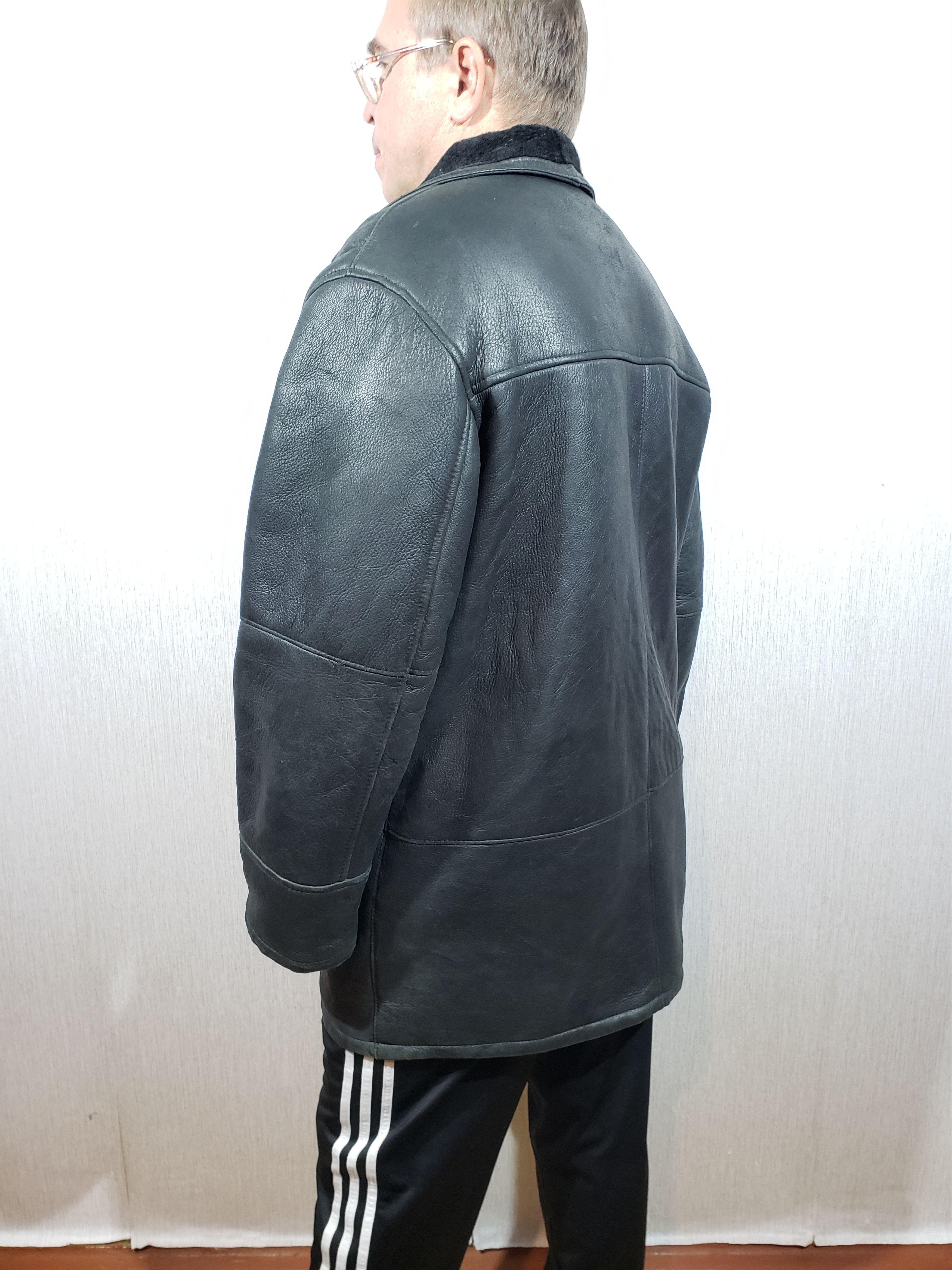 Other Wonderful men's black sheepskin coat with buttons. Size US XL / EU 56 / 4 - 5 Thumbnail