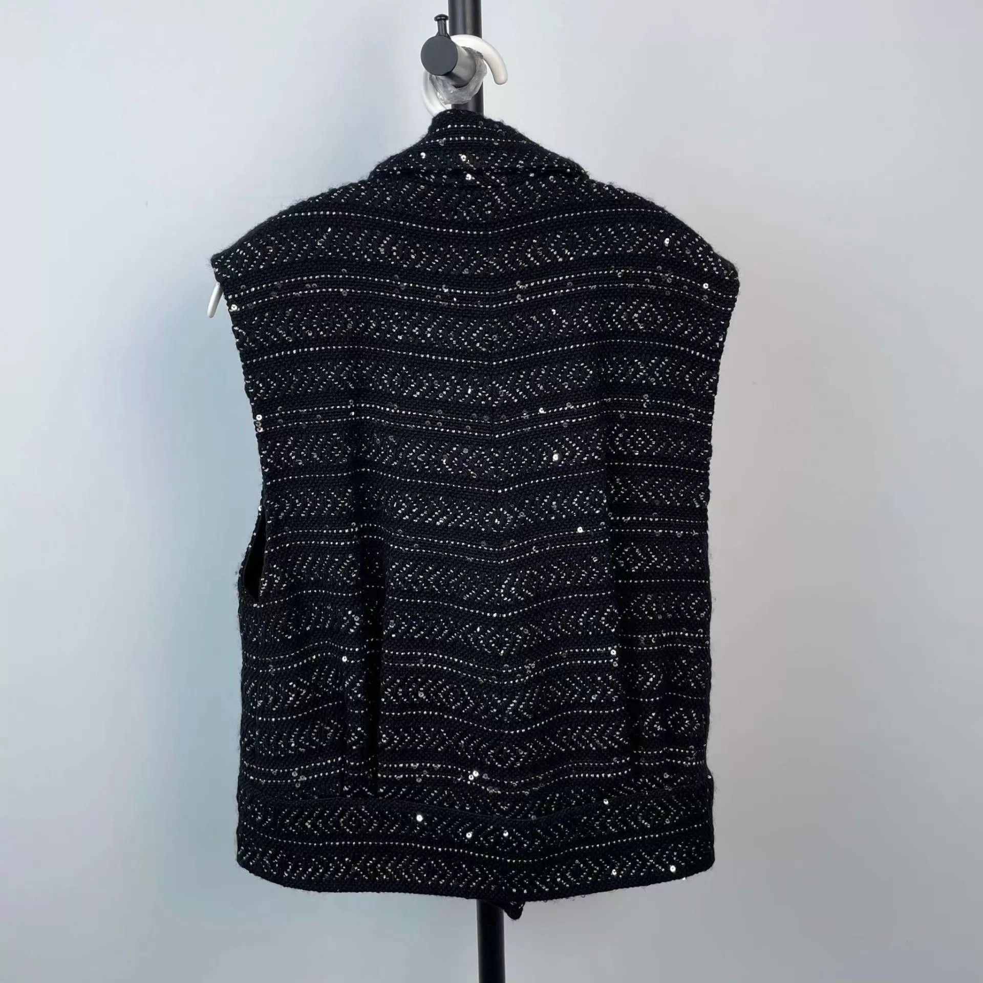 Chanel Chanel Sequin Tweed Vest 23A 34 Black/White/Silver Size XS / US 0-2 / IT 36-38 - 2 Thumbnail