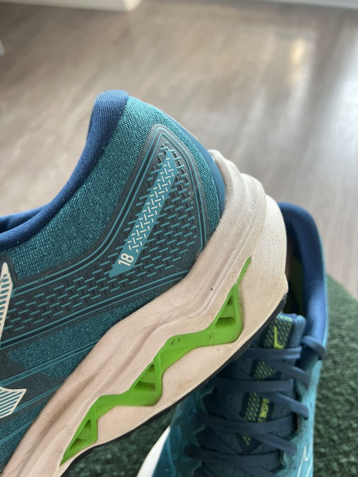 Designer × Mizuno ‼️Mizuno Wave Inspire 18 Athletic Soft Touch Shoes‼️ Size US 11 / EU 44 - 21 Thumbnail