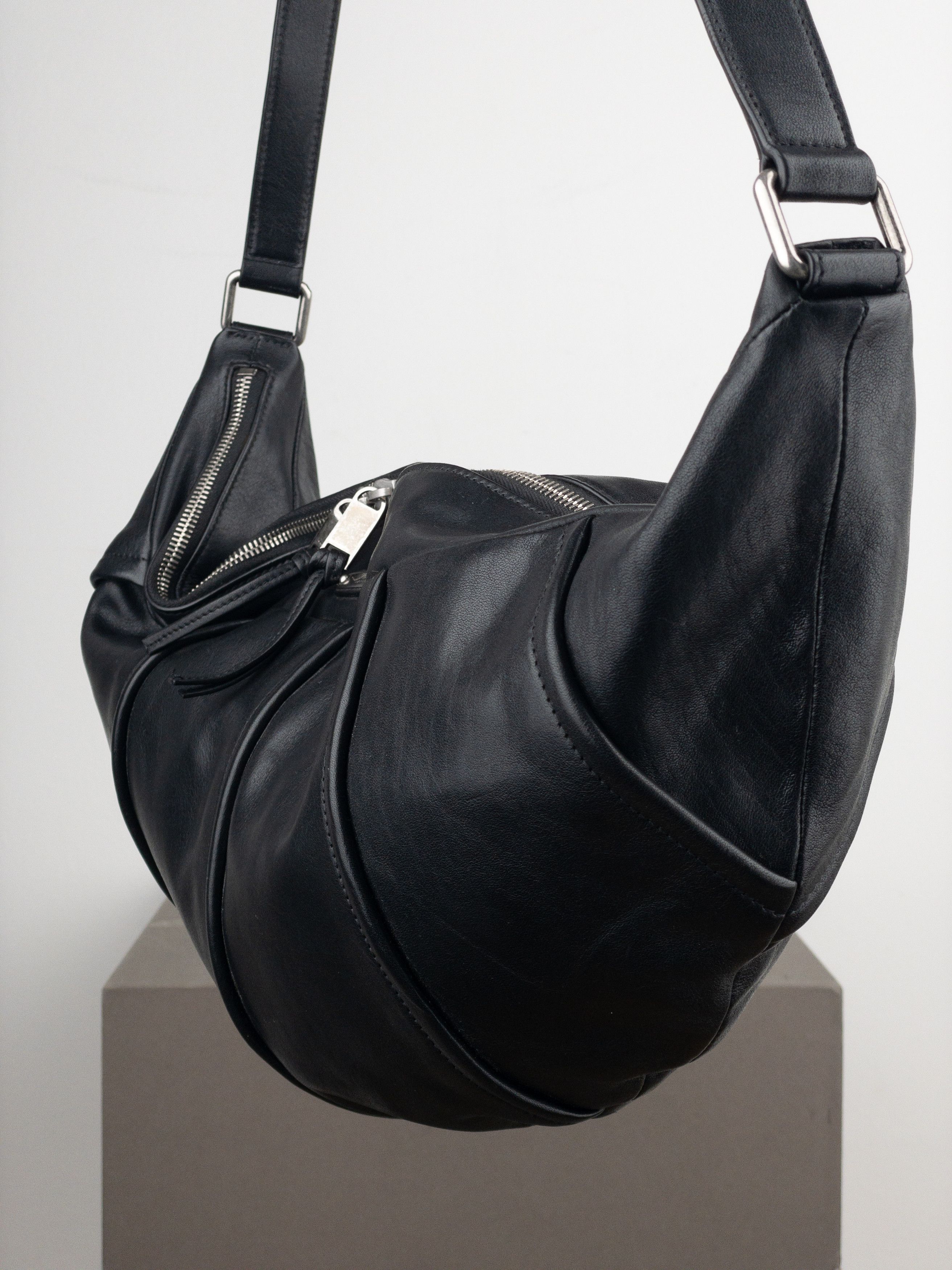 Saint Laurent Paris Saint Laurent by Hedi Slimane Leather Sling Bag Size ONE SIZE - 10 Thumbnail