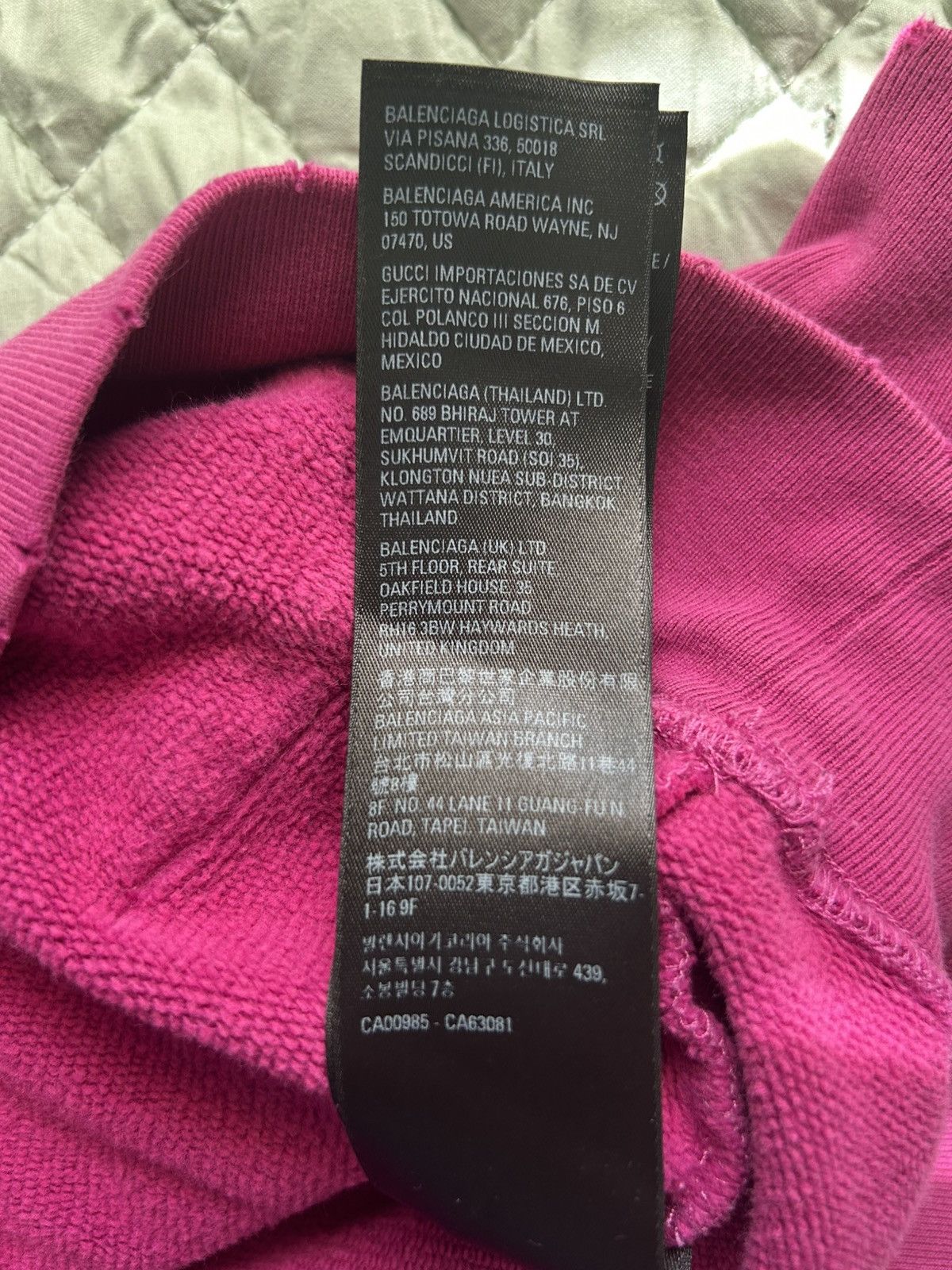 Balenciaga Balenciaga Caps Script Destroyed Hoodie Size US S / EU 44-46 / 1 - 8 Thumbnail