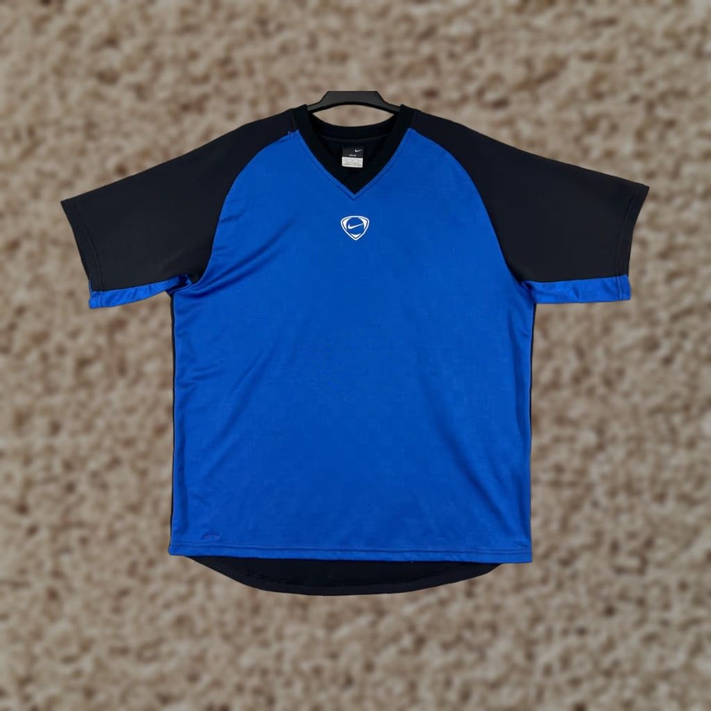Nike Nike Dri-Fit Shirt Mens Medium Blue Short Sleeve V-Neck Soccer Activewear Poly Polyester Brand Nike Regular Fit 90s? Size US M / EU 48-50 / 2 - 1 Thumbnail