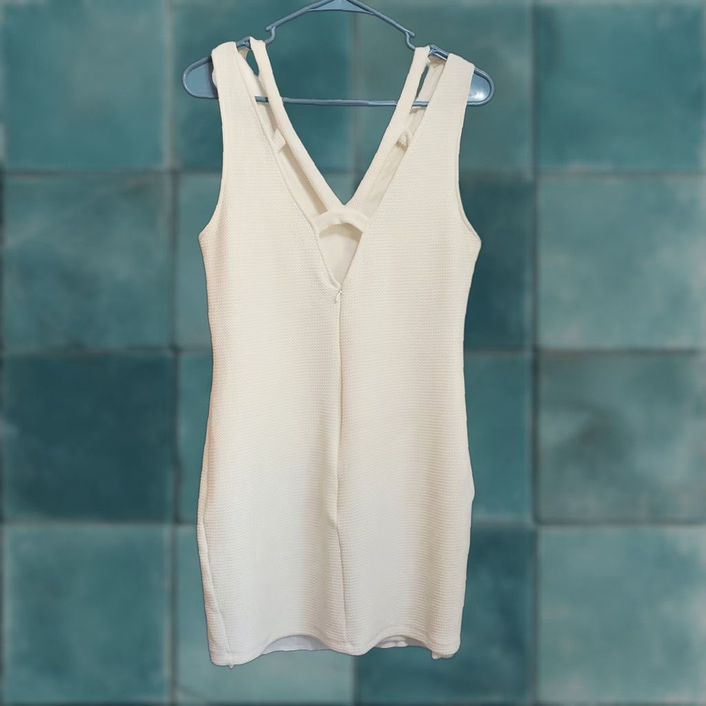 Vintage ASTR Sleeveless Mini Dress Women XL Ivory V-Neck Cut Out Back Zip Lined Party Cocktail Wedding Size XL / US 12-14 / IT 48-50 - 1 Thumbnail